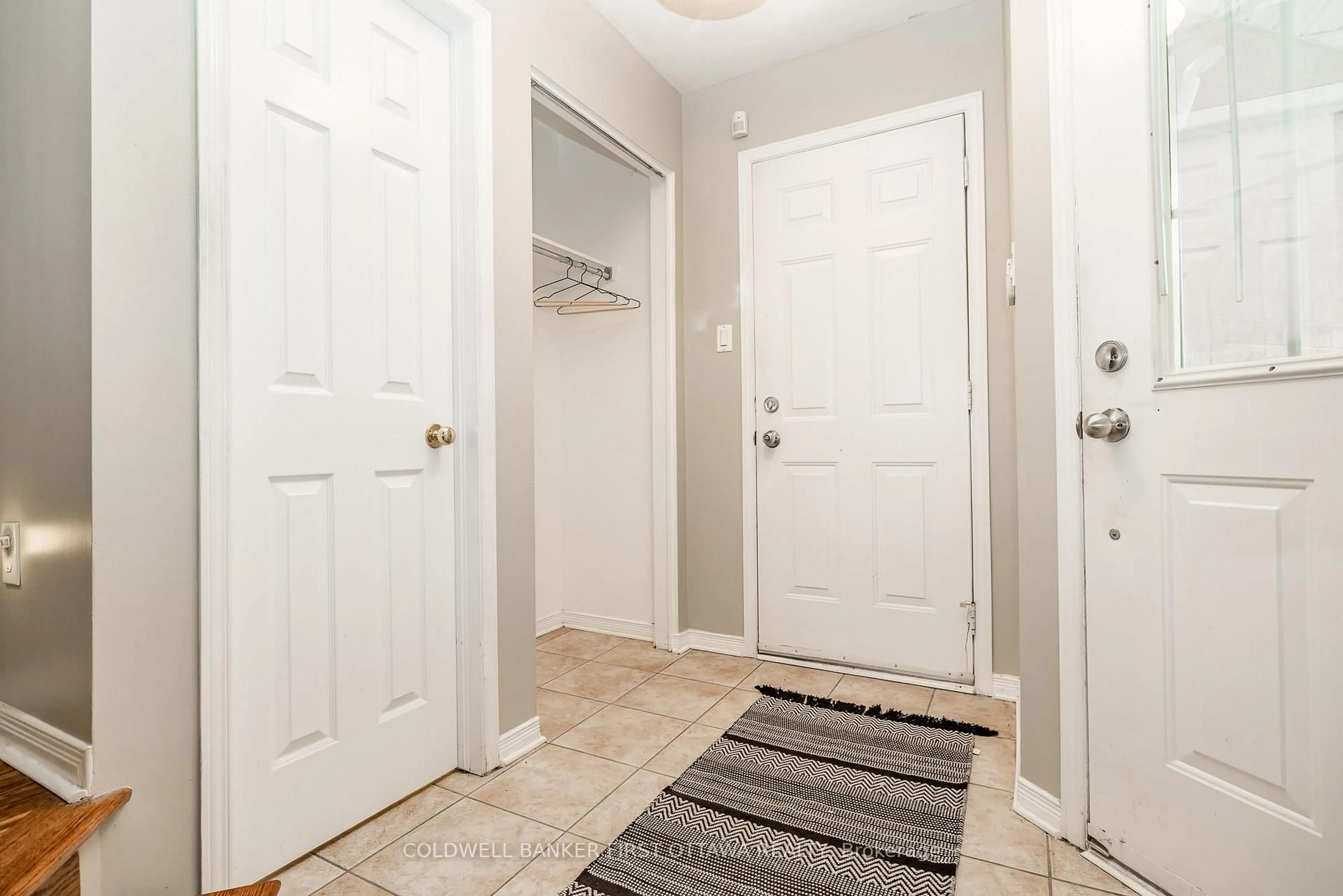 Indoor entryway for 92 DEERFOX Dr, Ottawa Ontario K2J 4W9