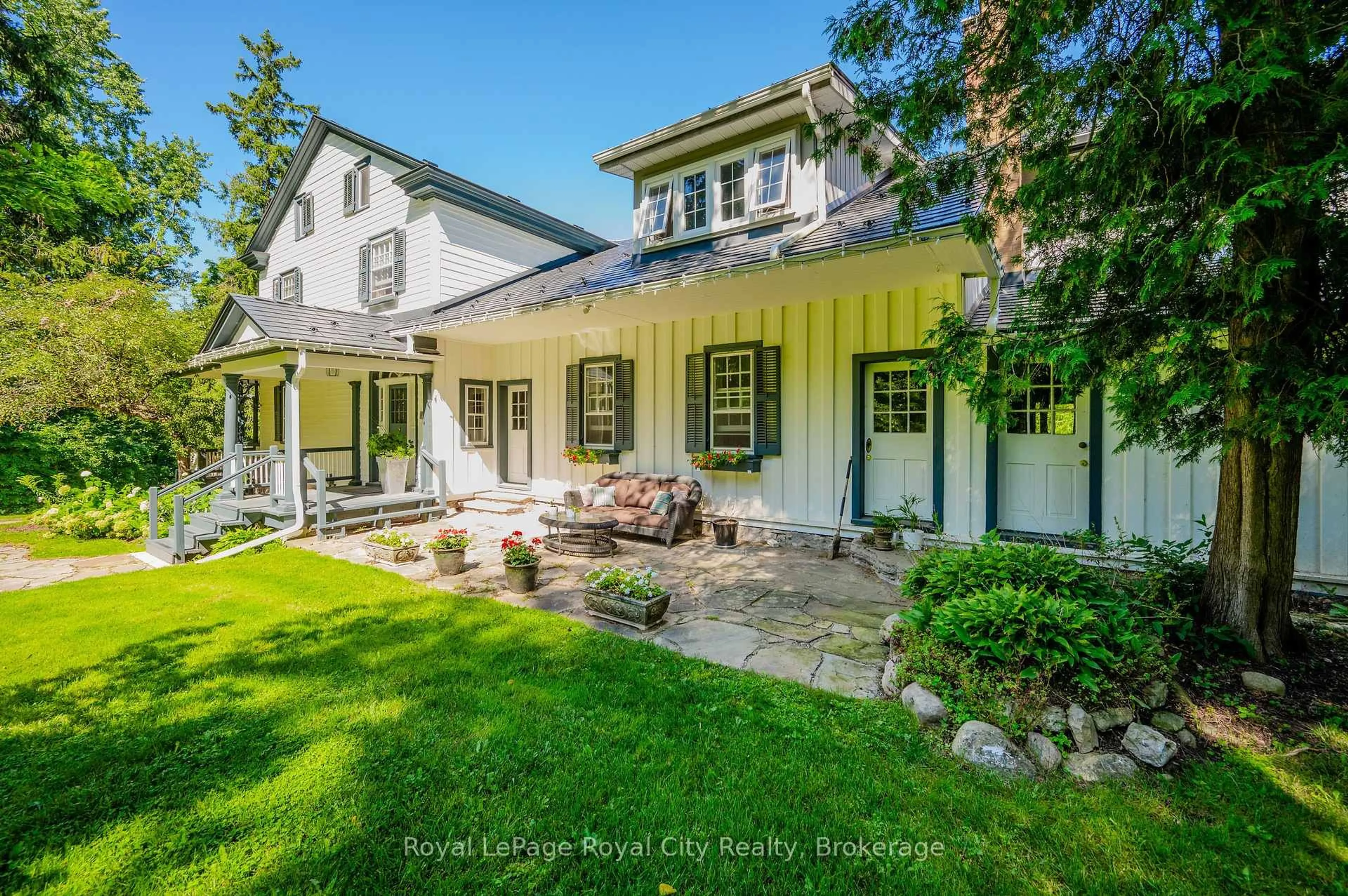 Patio, street for 66 Old Mill Rd, Cambridge Ontario N3H 4R8