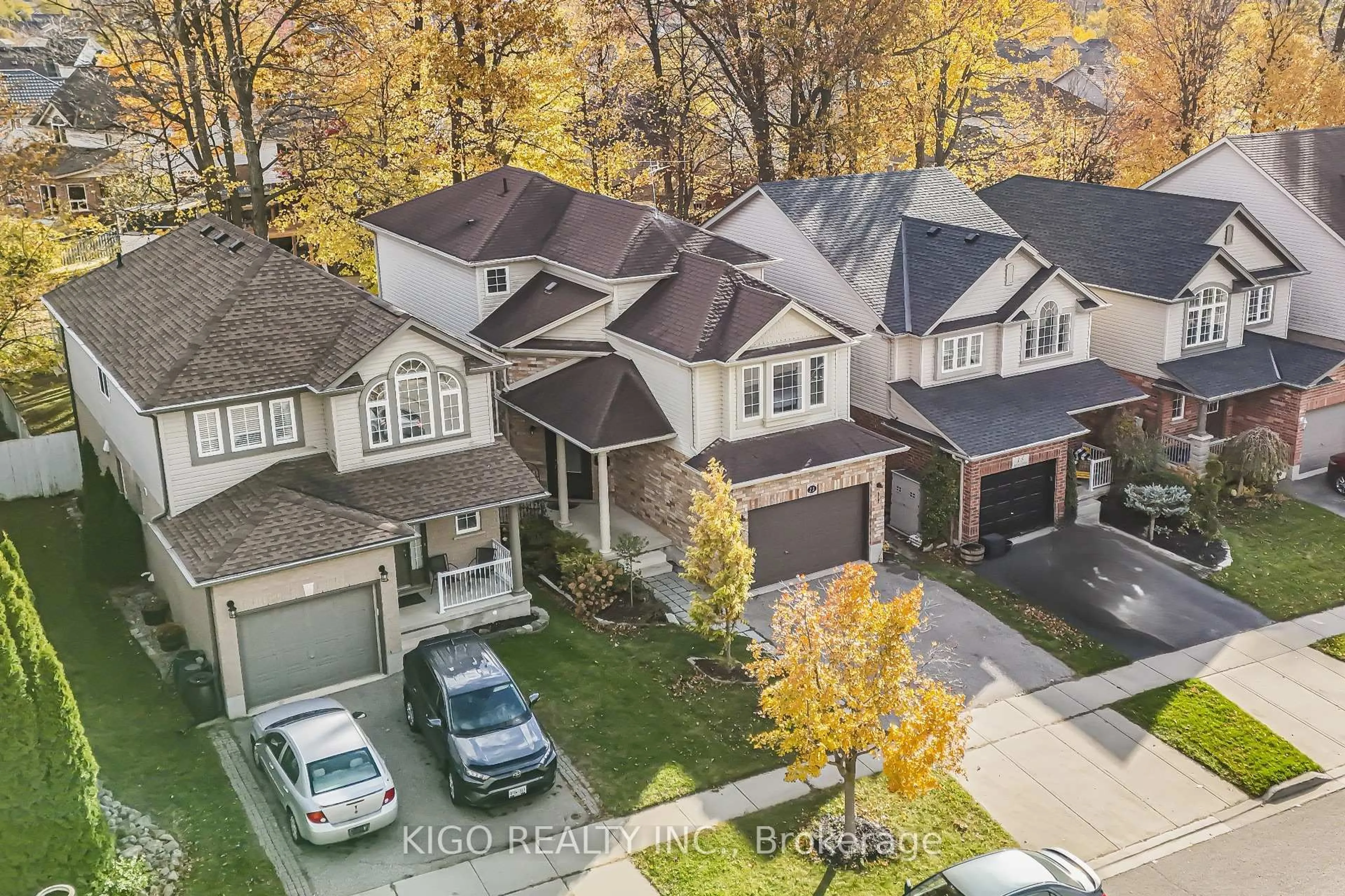 A pic from outside/outdoor area/front of a property/back of a property/a pic from drone, street for 11 Renner Dr, Cambridge Ontario N3C 4N7