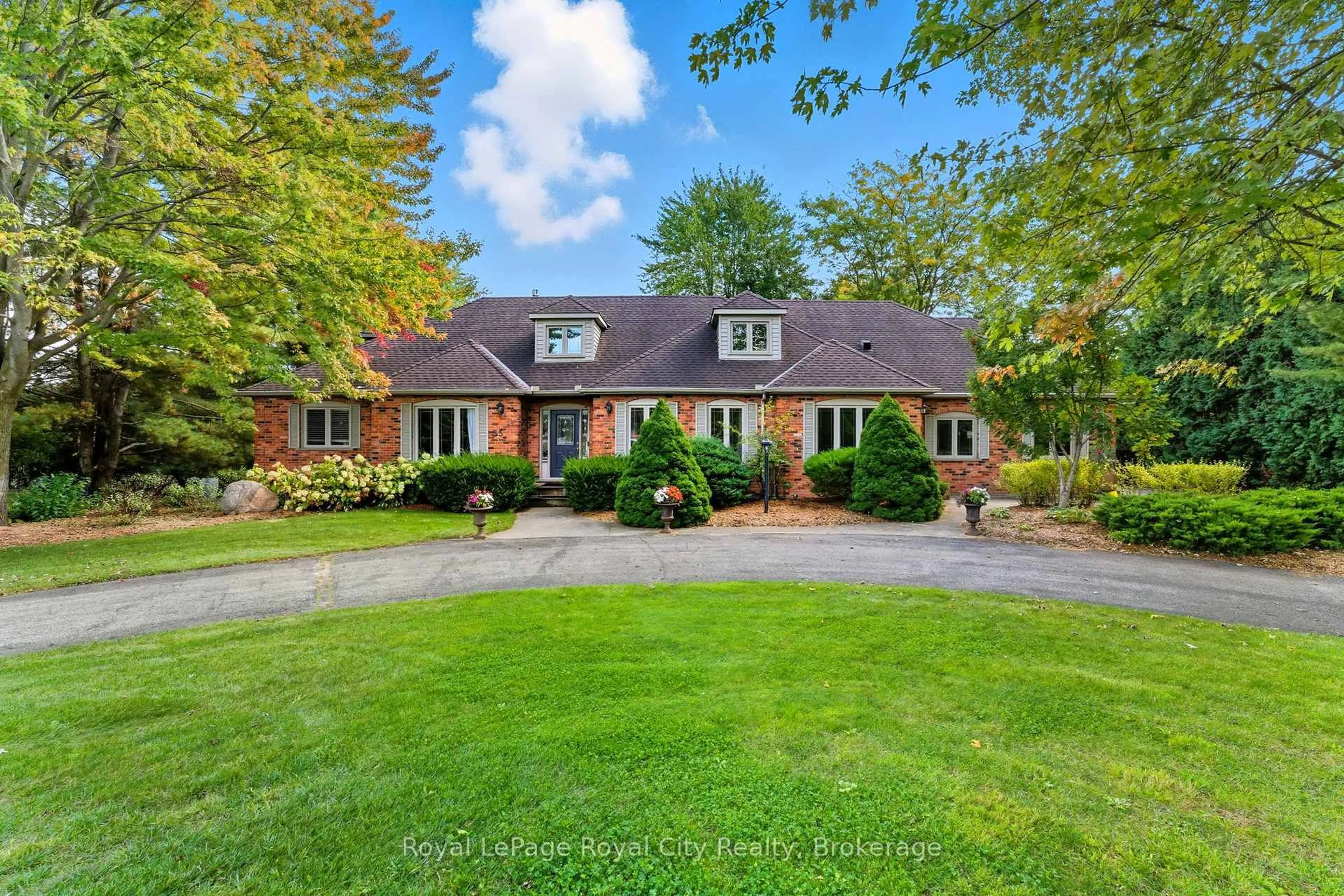 A pic from outside/outdoor area/front of a property/back of a property/a pic from drone, street for 55 Bridle Path, Puslinch Ontario N0B 2J0