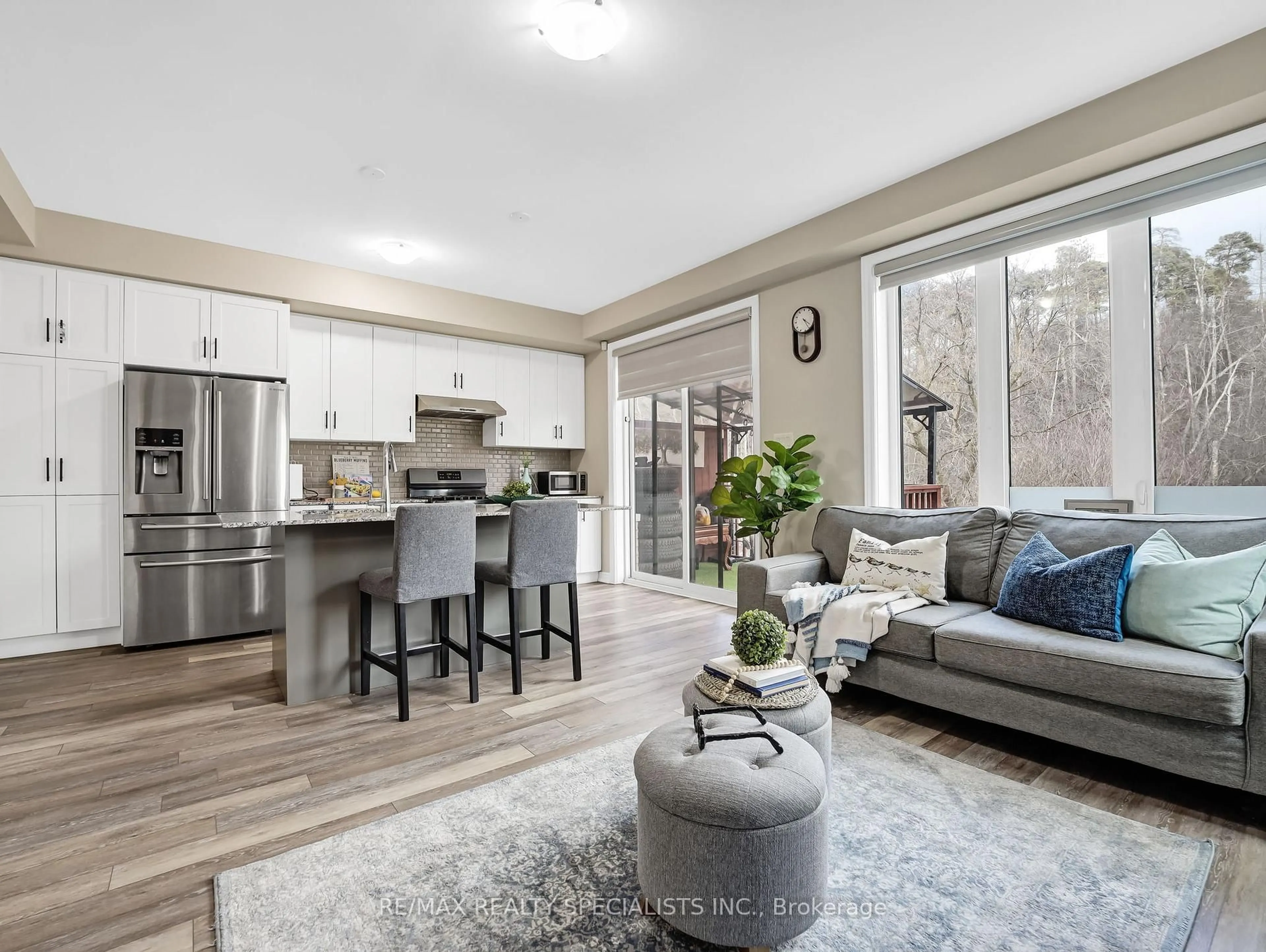 Open concept kitchen, unknown for 100 Hollywood Crt #48, Cambridge Ontario N1R 0C5