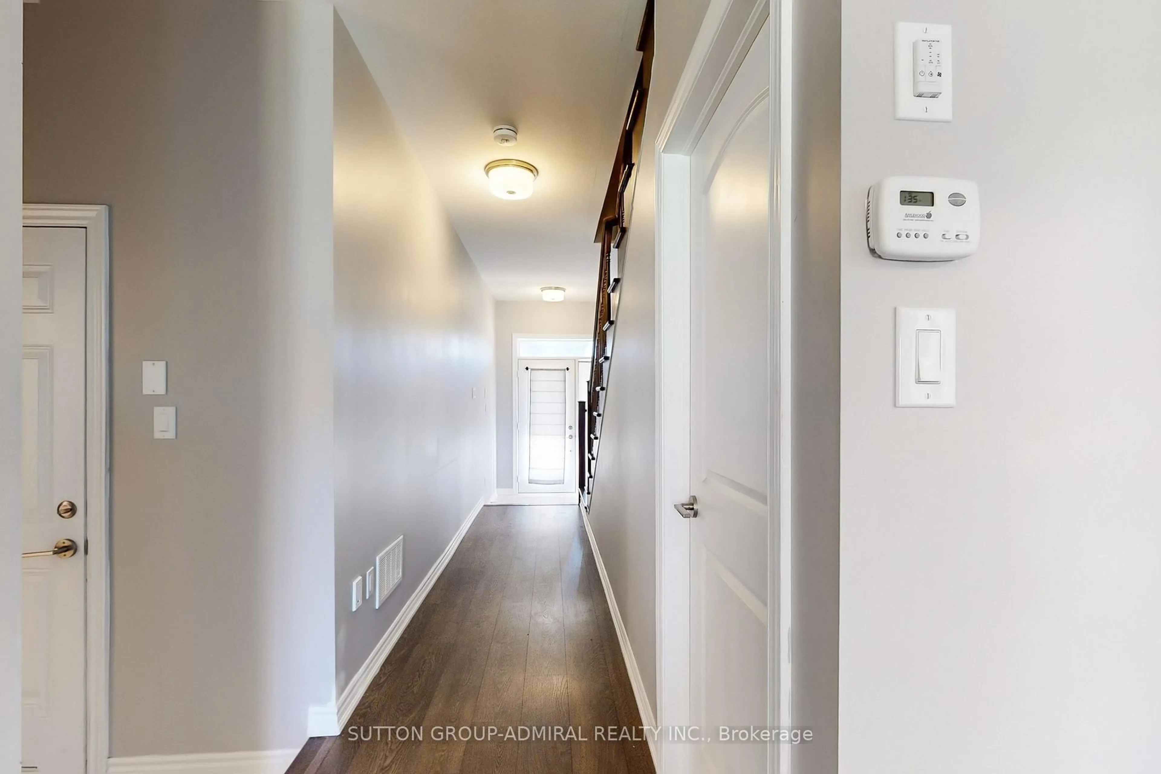 Indoor entryway for 18 Copeman Ave, Brantford Ontario N3V 0B3