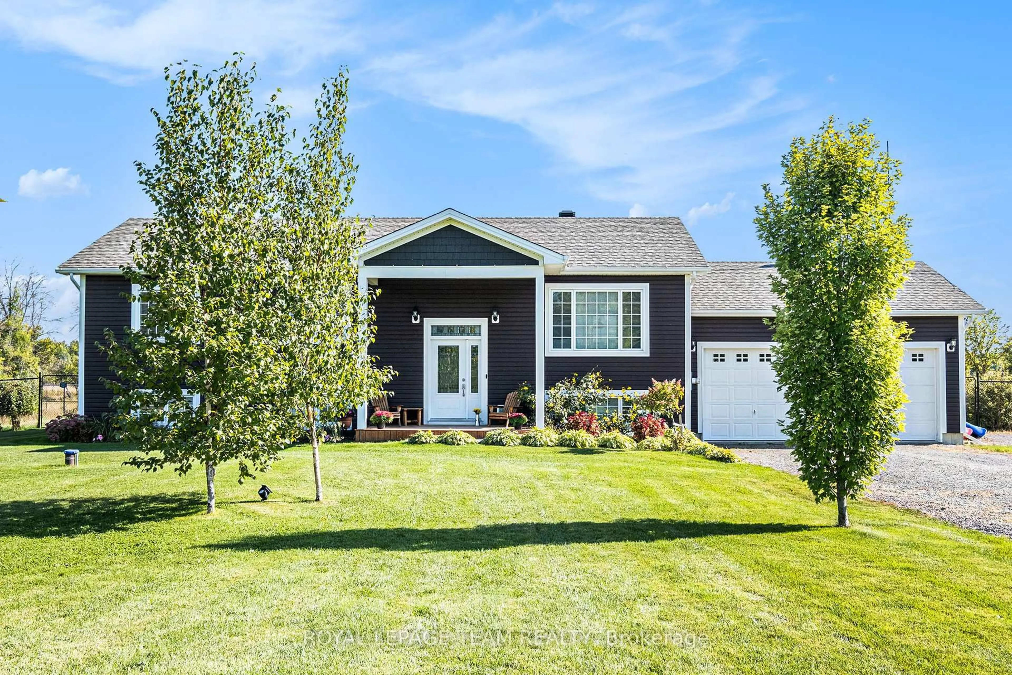 Home with vinyl exterior material, street for 1503 Hyndman Rd, Edwardsburgh/Cardinal Ontario K0E 1X0