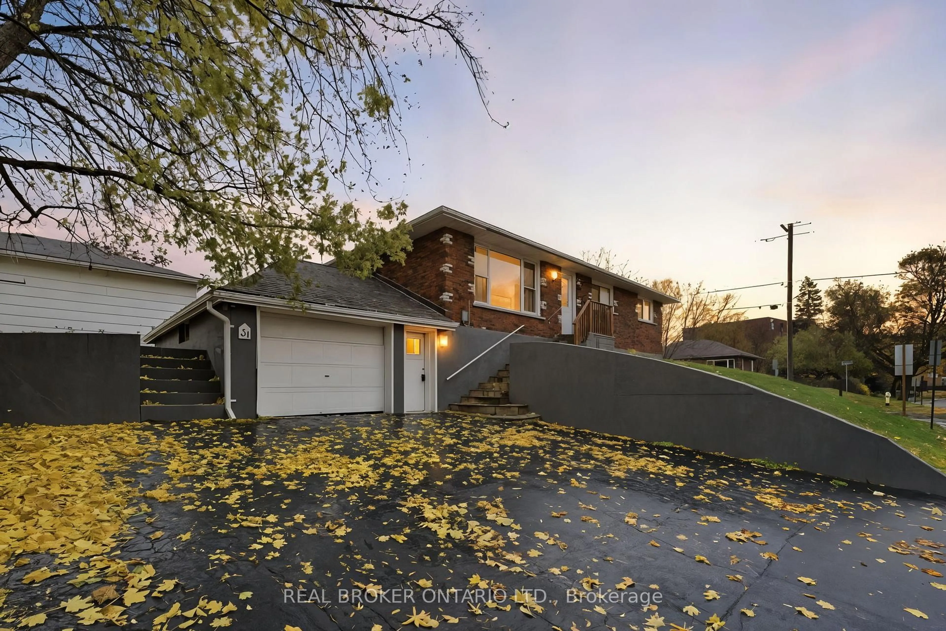 Unknown for 31 Oakwood Ave, Norfolk Ontario N3Y 1H5