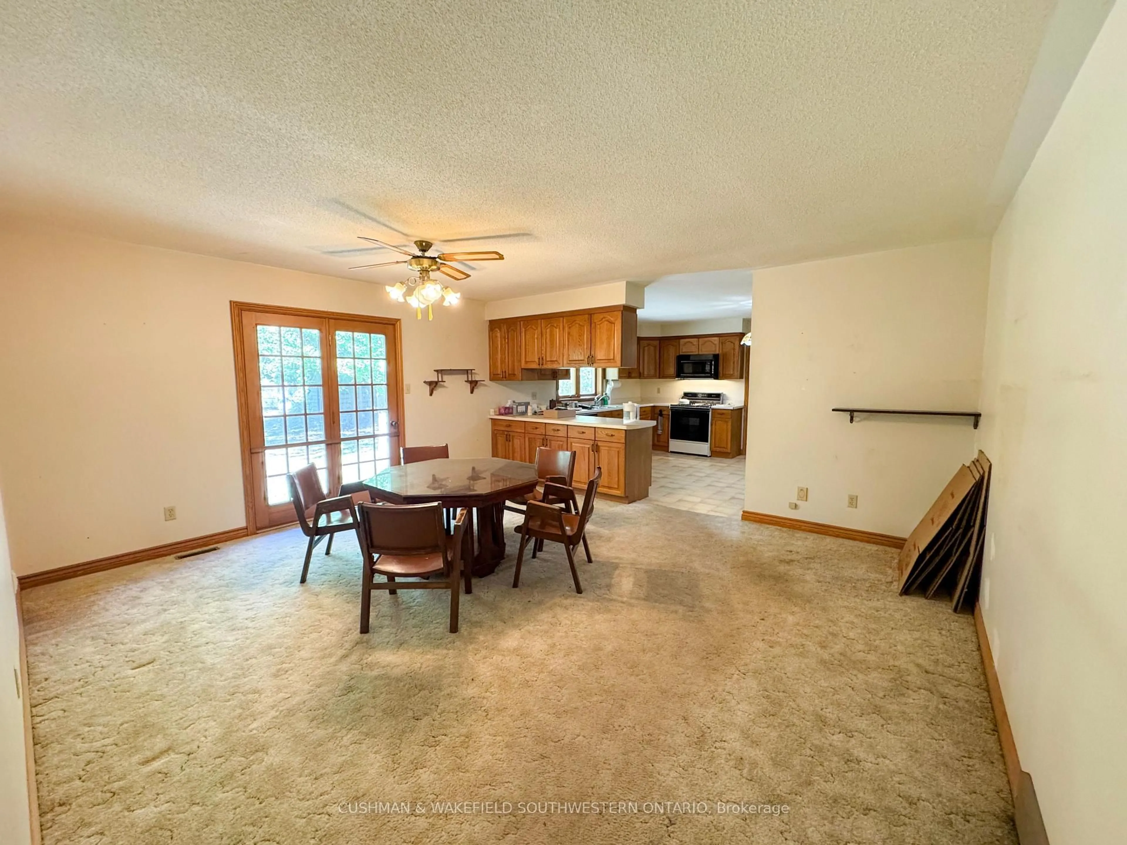 Unknown for 1007 Gainsborough Rd, London North Ontario N6H 5L4