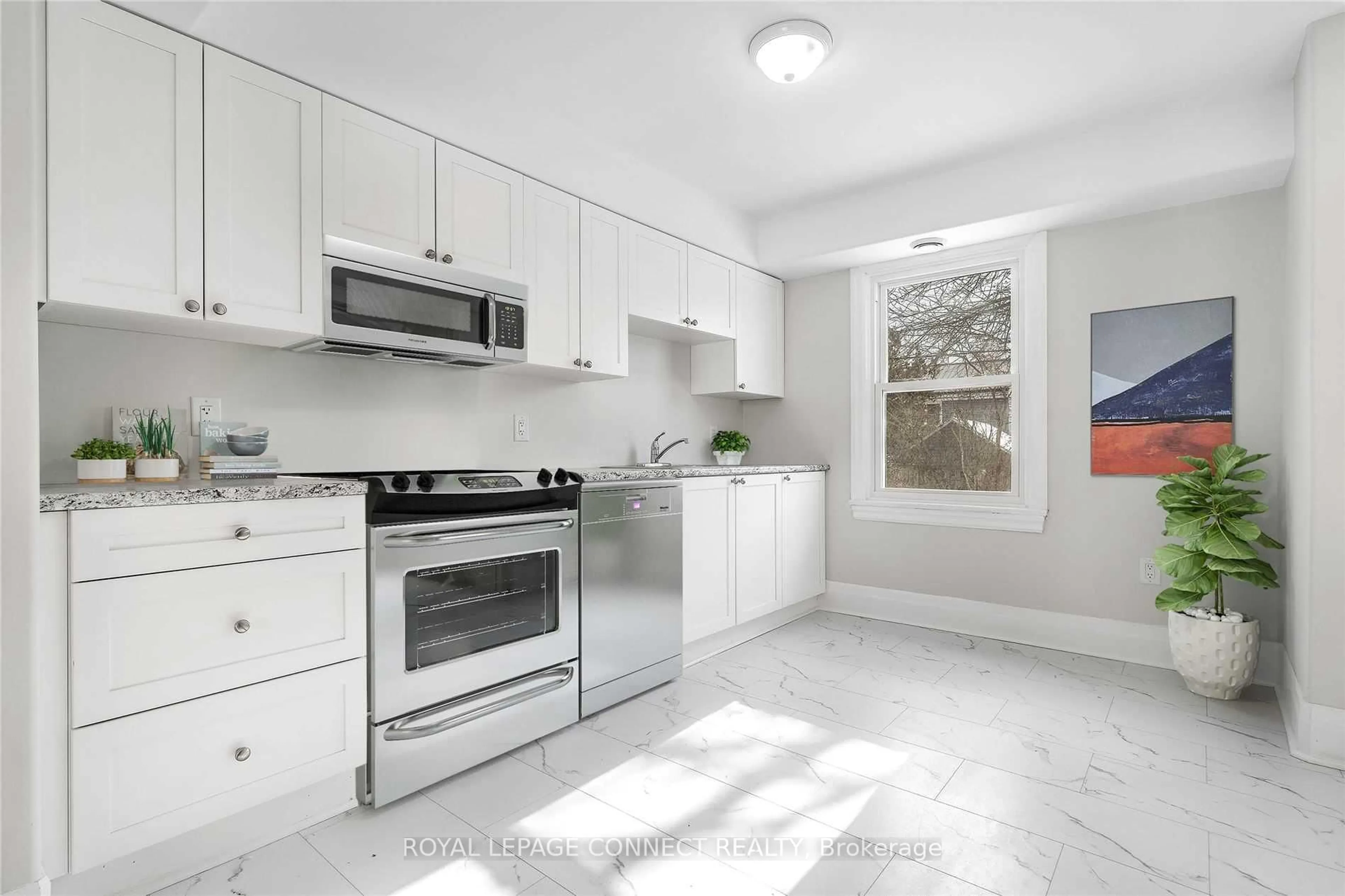 Standard kitchen, ceramic/tile floor for 13 Diver Belt Dr, Prince Edward County Ontario K0K 2T0