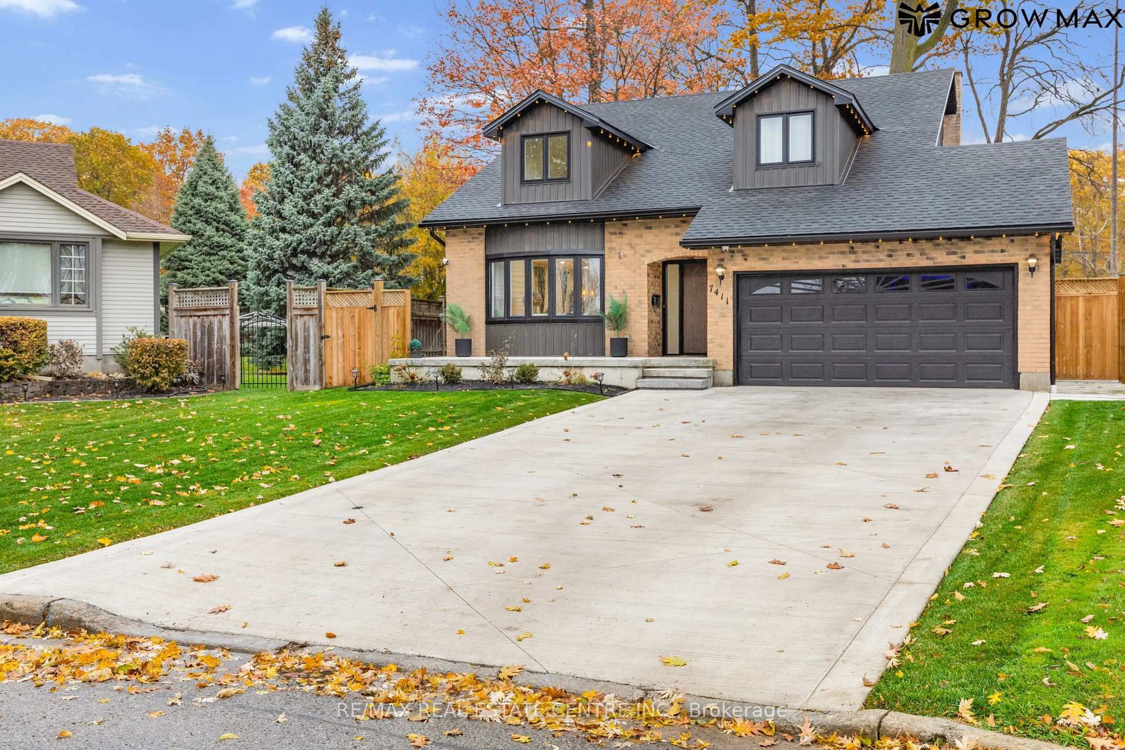 Home with brick exterior material, street for 7411 Petrullo Crt, Niagara Falls Ontario L2H 2K4