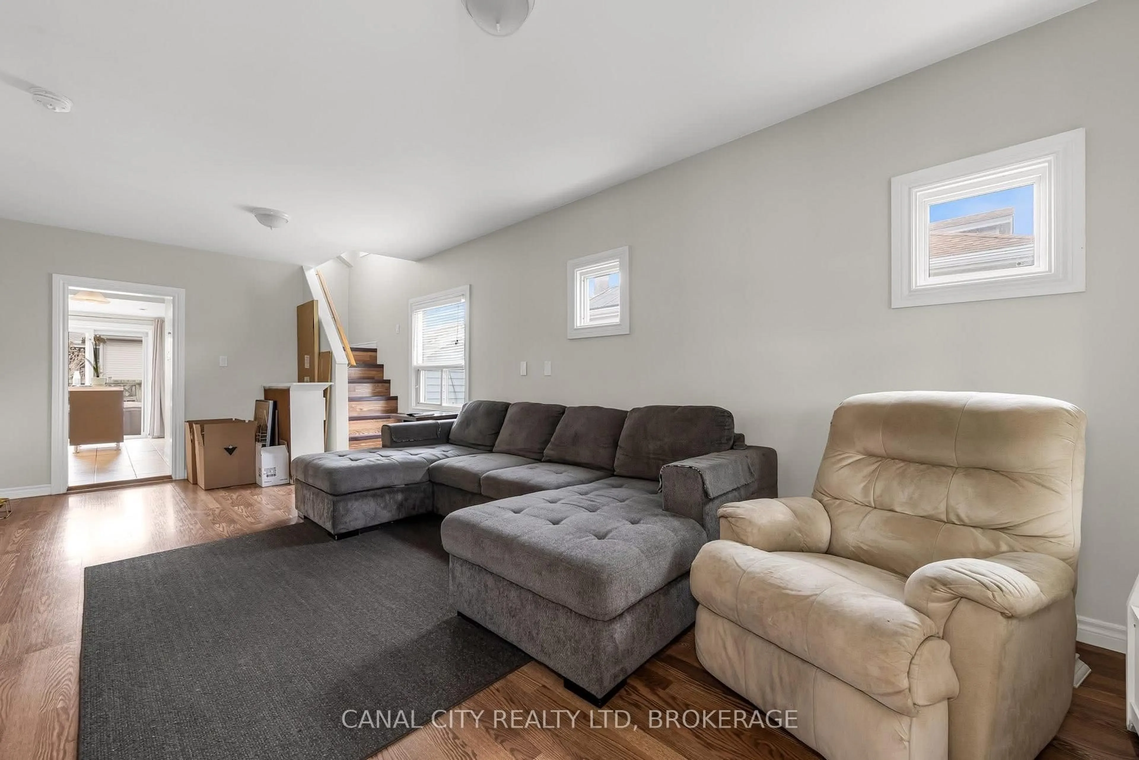 Living room with furniture, unknown for 51 Pine St, Thorold Ontario L2V 3L5