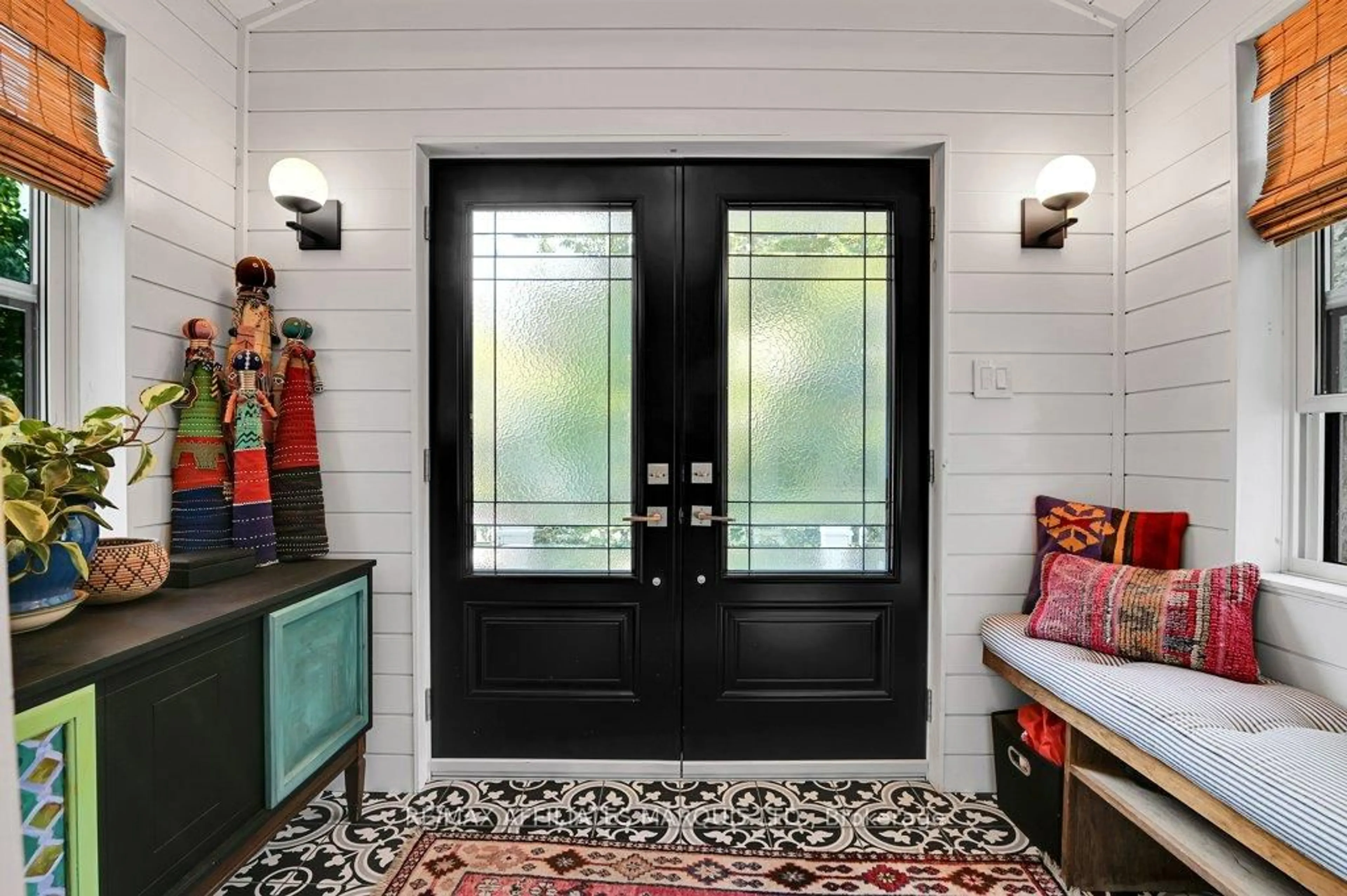 Indoor entryway for 20369 Old Montreal Rd, South Glengarry Ontario K0C 2C0