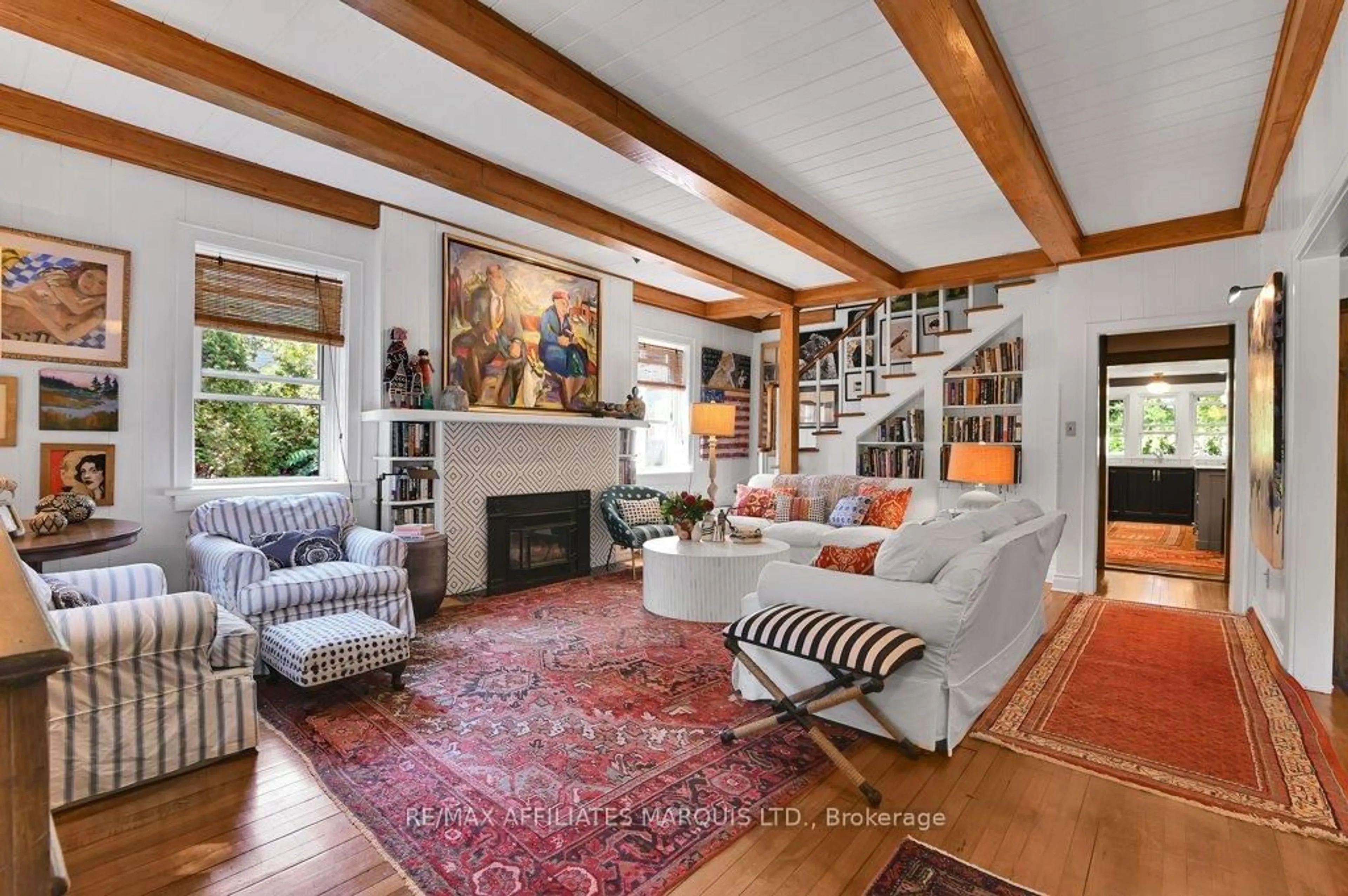 Living room with furniture, unknown for 20369 Old Montreal Rd, South Glengarry Ontario K0C 2C0