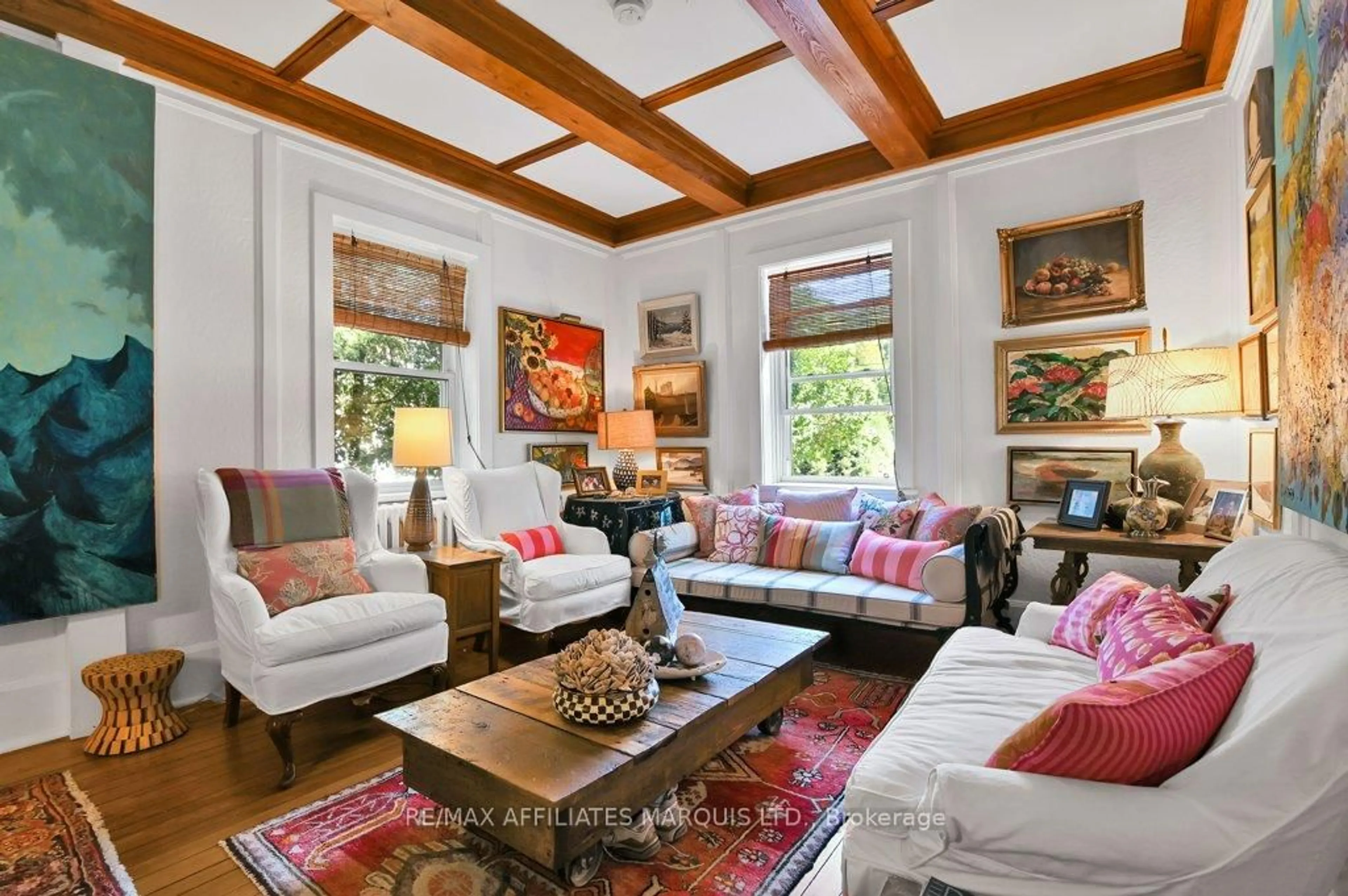 Living room with furniture, unknown for 20369 Old Montreal Rd, South Glengarry Ontario K0C 2C0