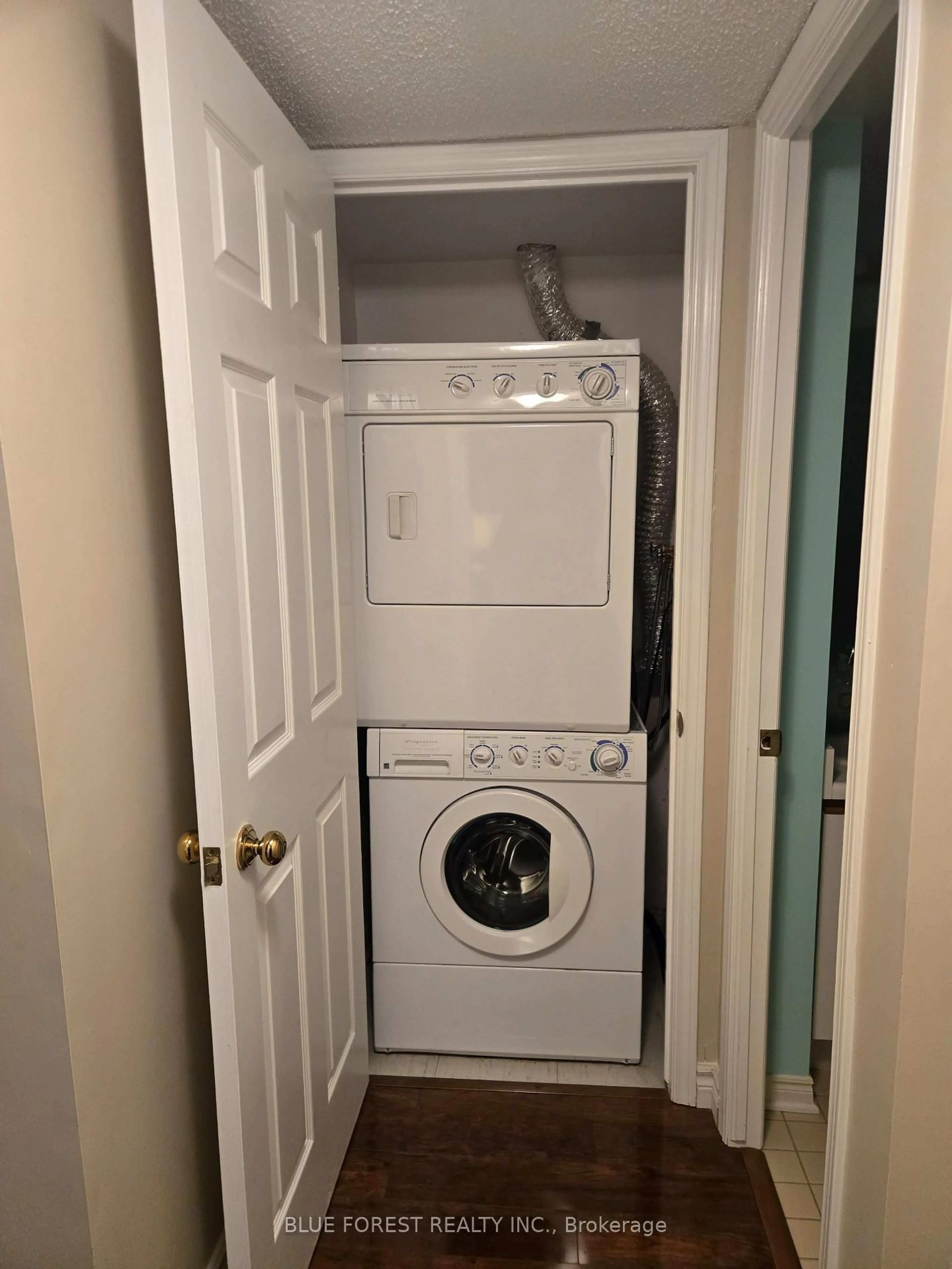 Laundry room for 600 Talbot St #611, London East Ontario N6A 5L9