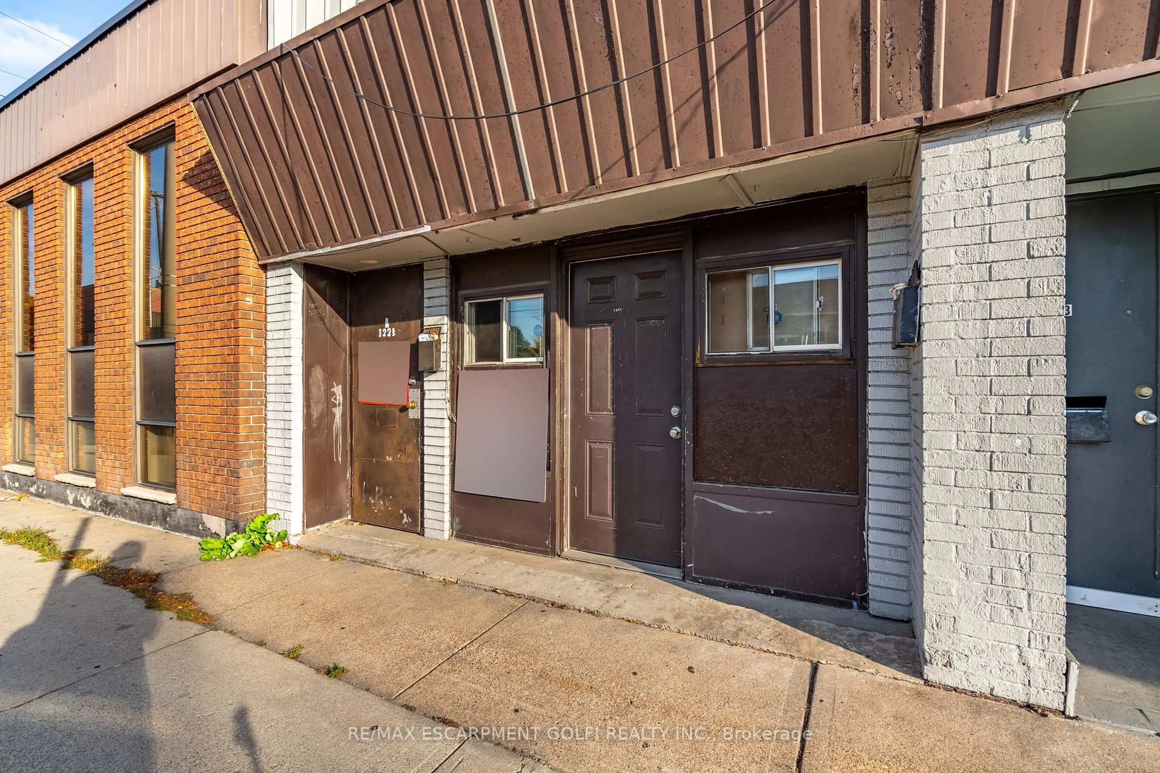 Unknown for 1221-1223 MAIN St, Hamilton Ontario L8K 1A5