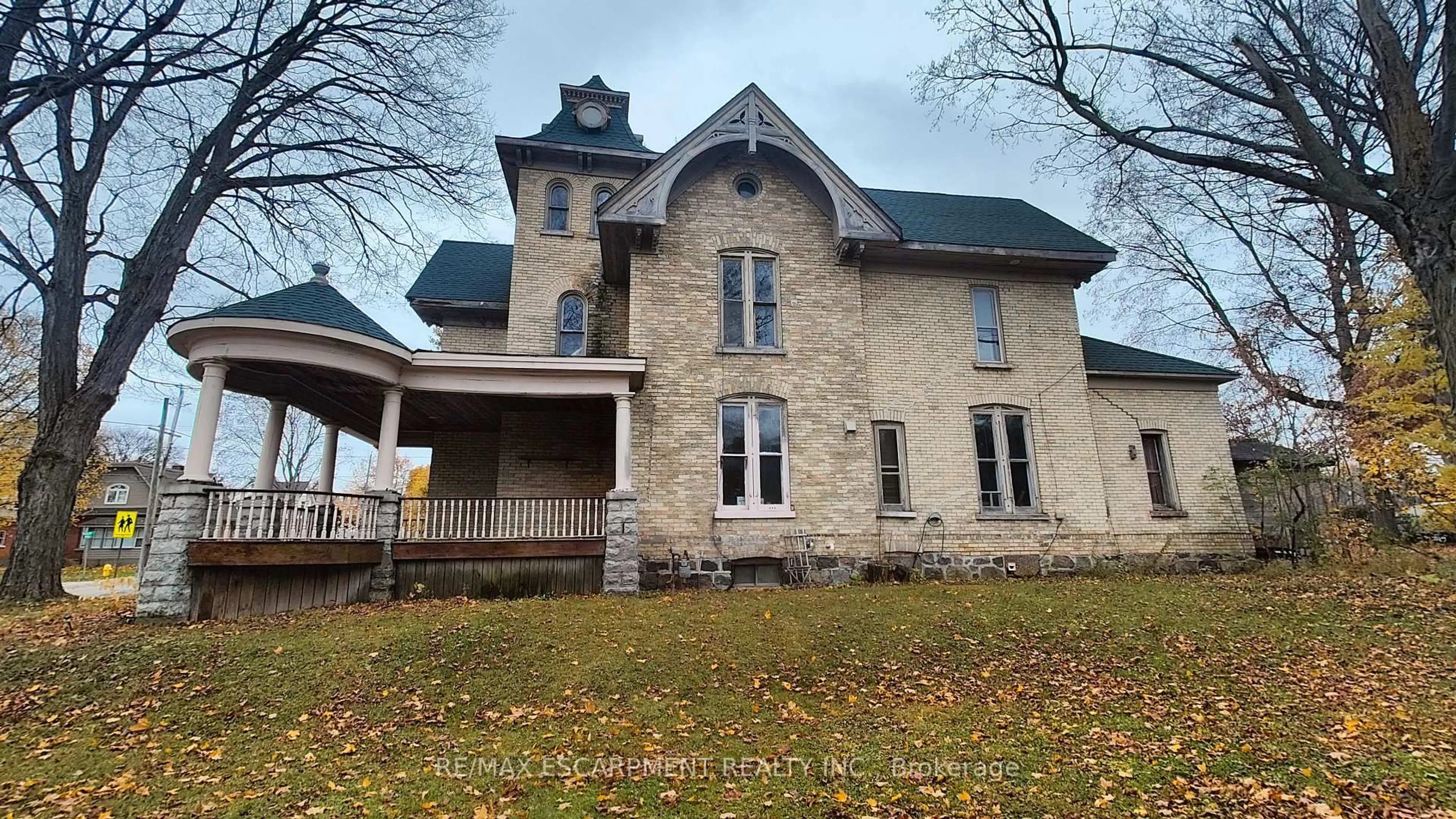 Home with brick exterior material, building for 104 PATRICK St, North Huron Ontario N0G 2W0