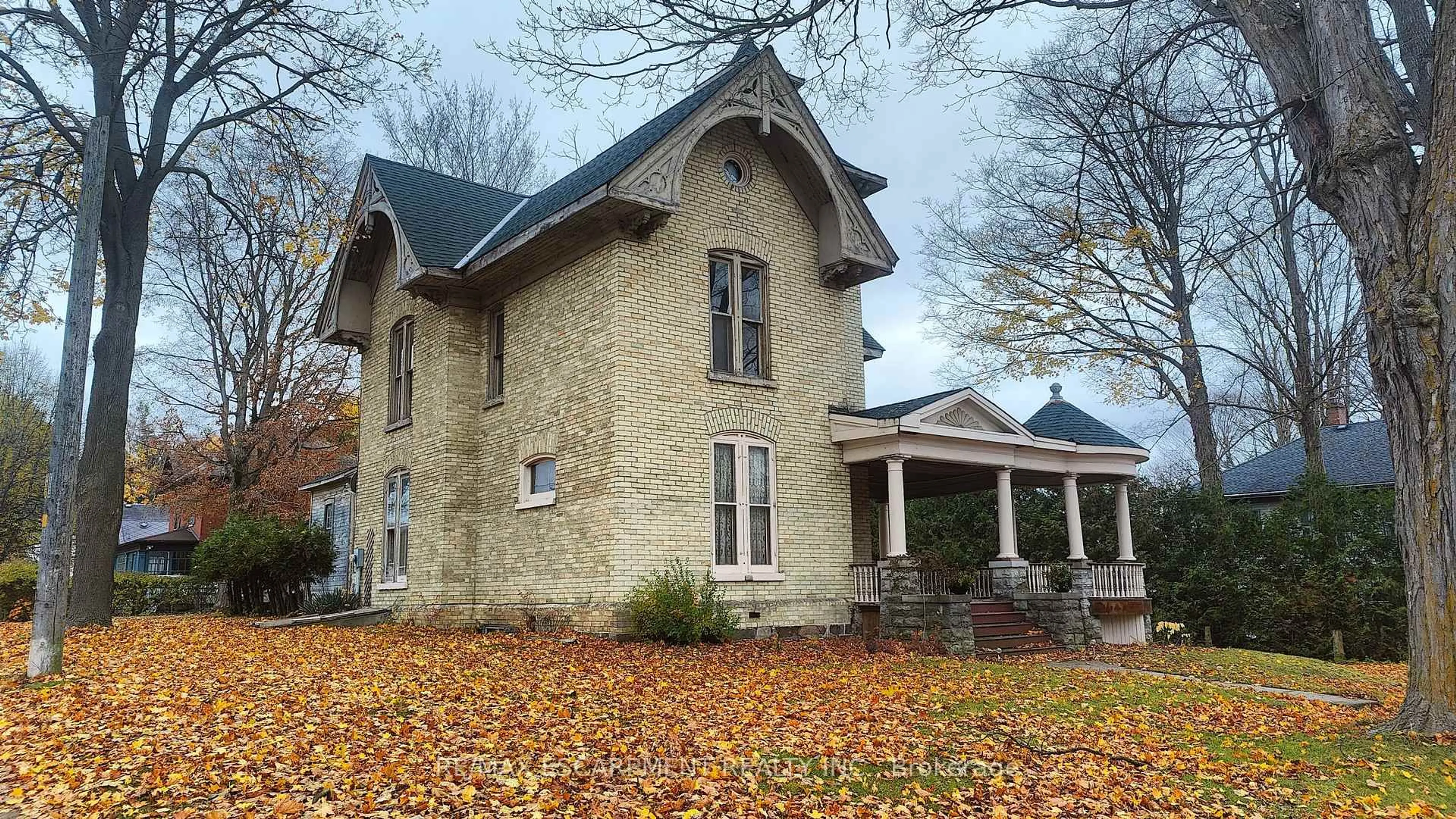 Home with brick exterior material, building for 104 PATRICK St, North Huron Ontario N0G 2W0