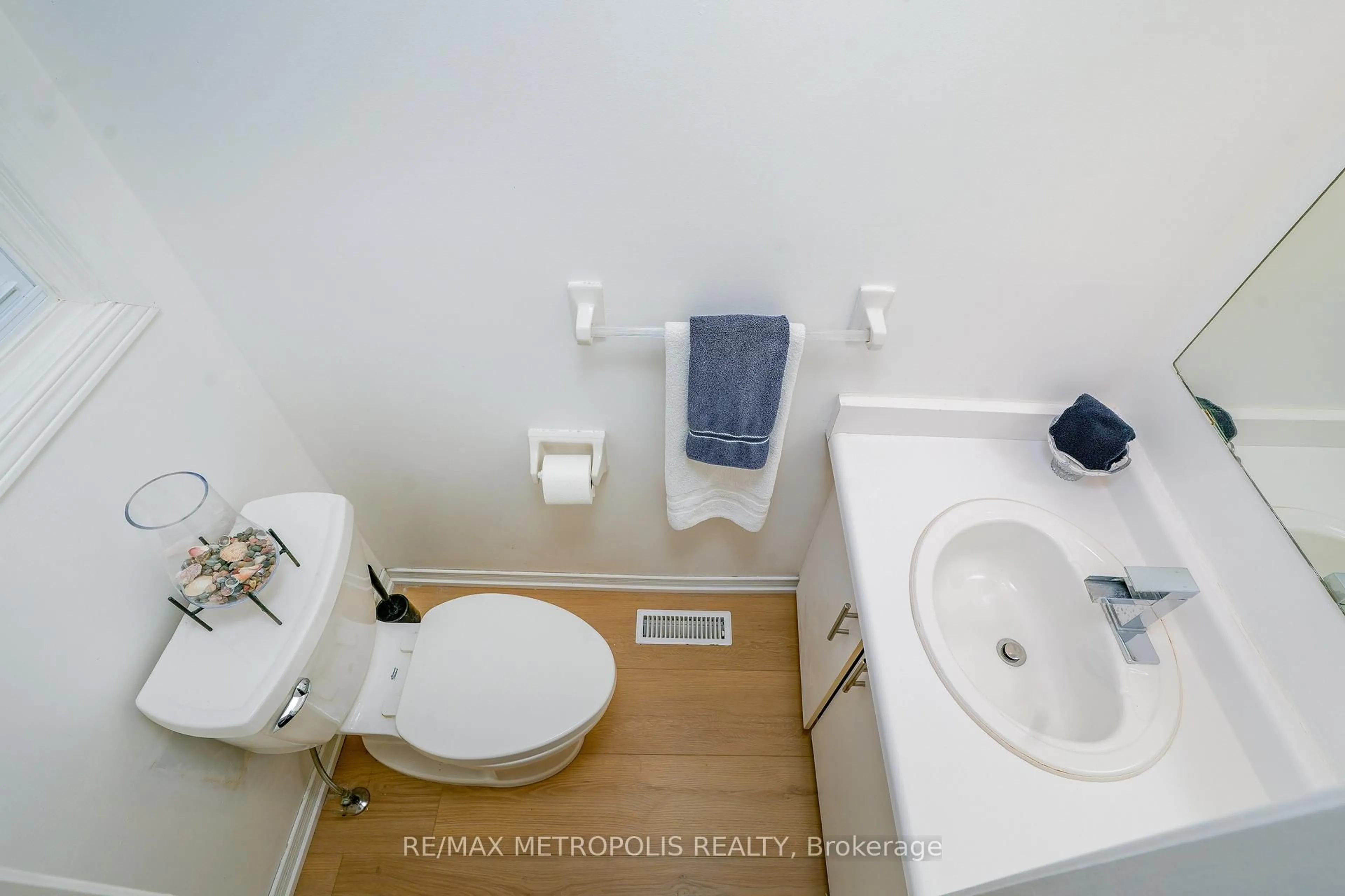 Standard bathroom, floor is not visible for 2 Royalwood Crt #59, Hamilton Ontario L8E 4Z1