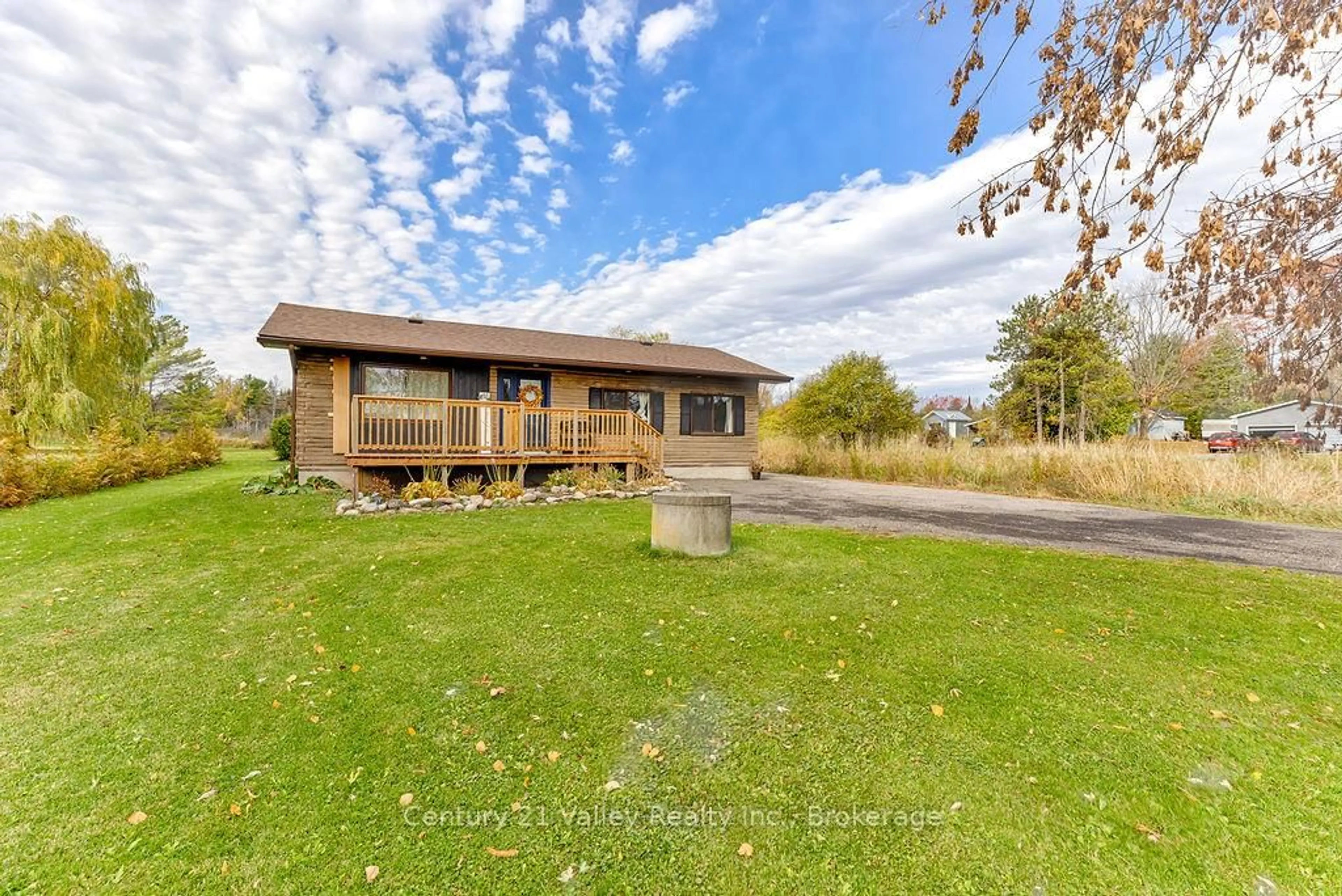 A pic from outside/outdoor area/front of a property/back of a property/a pic from drone, water/lake/river/ocean view for 136 Pucker St, Renfrew Ontario K7V 3Z9