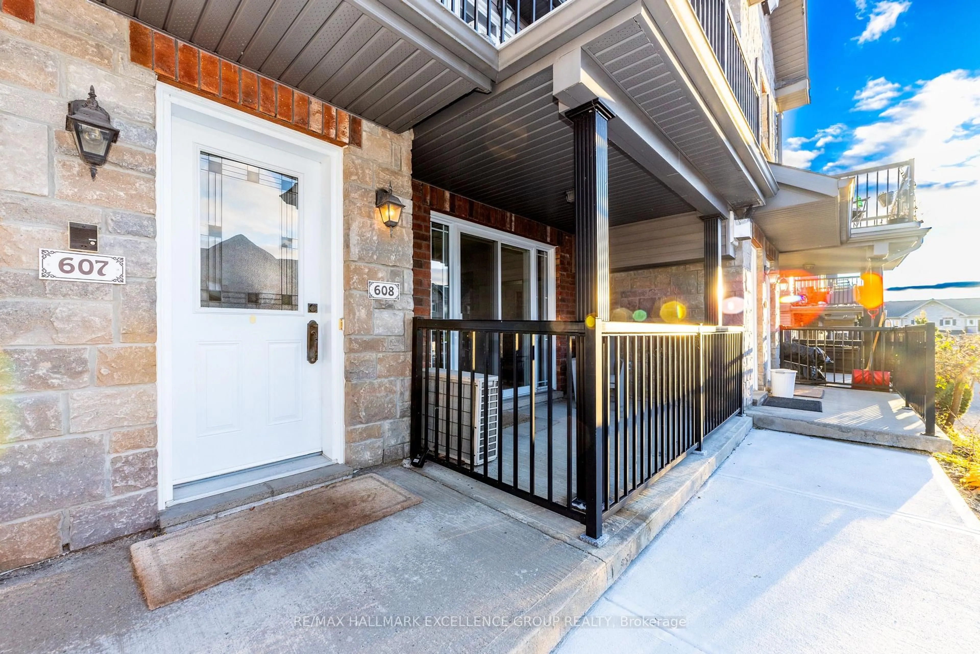 Indoor entryway for 204 Eliot St #608, Clarence-Rockland Ontario K4K 0G4