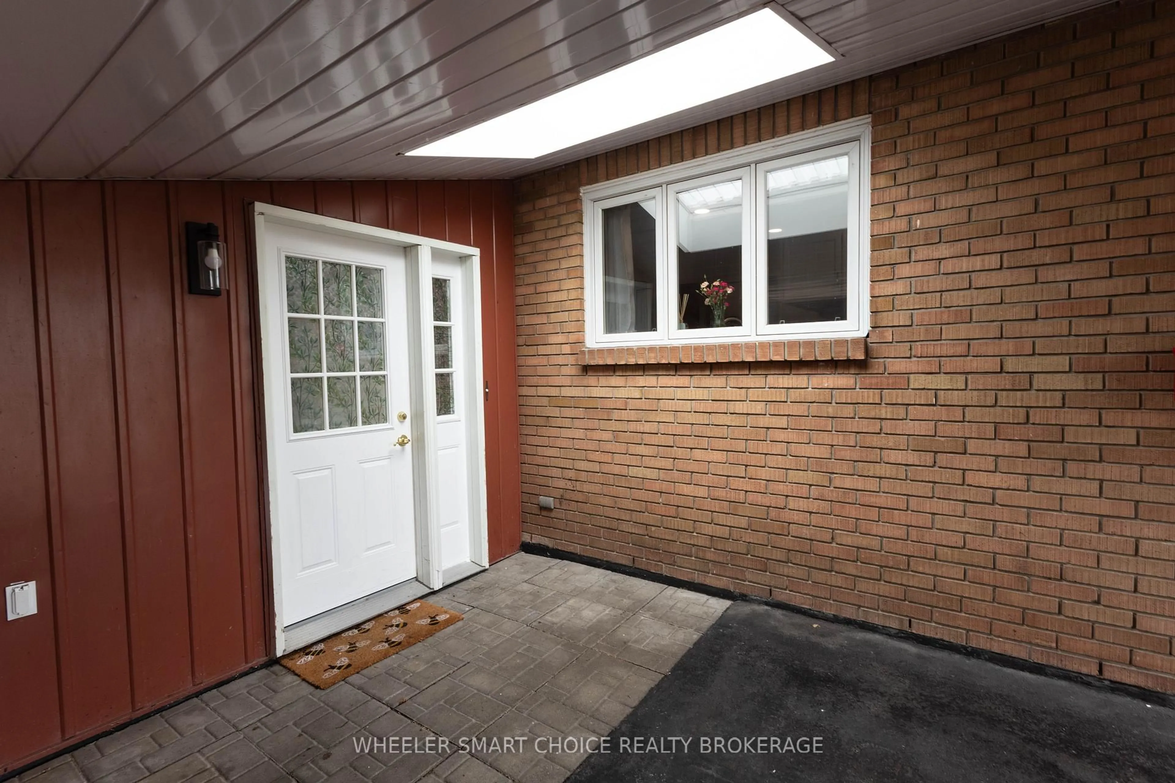Indoor entryway for 1412 Boyd St, Cornwall Ontario K6J 1X1