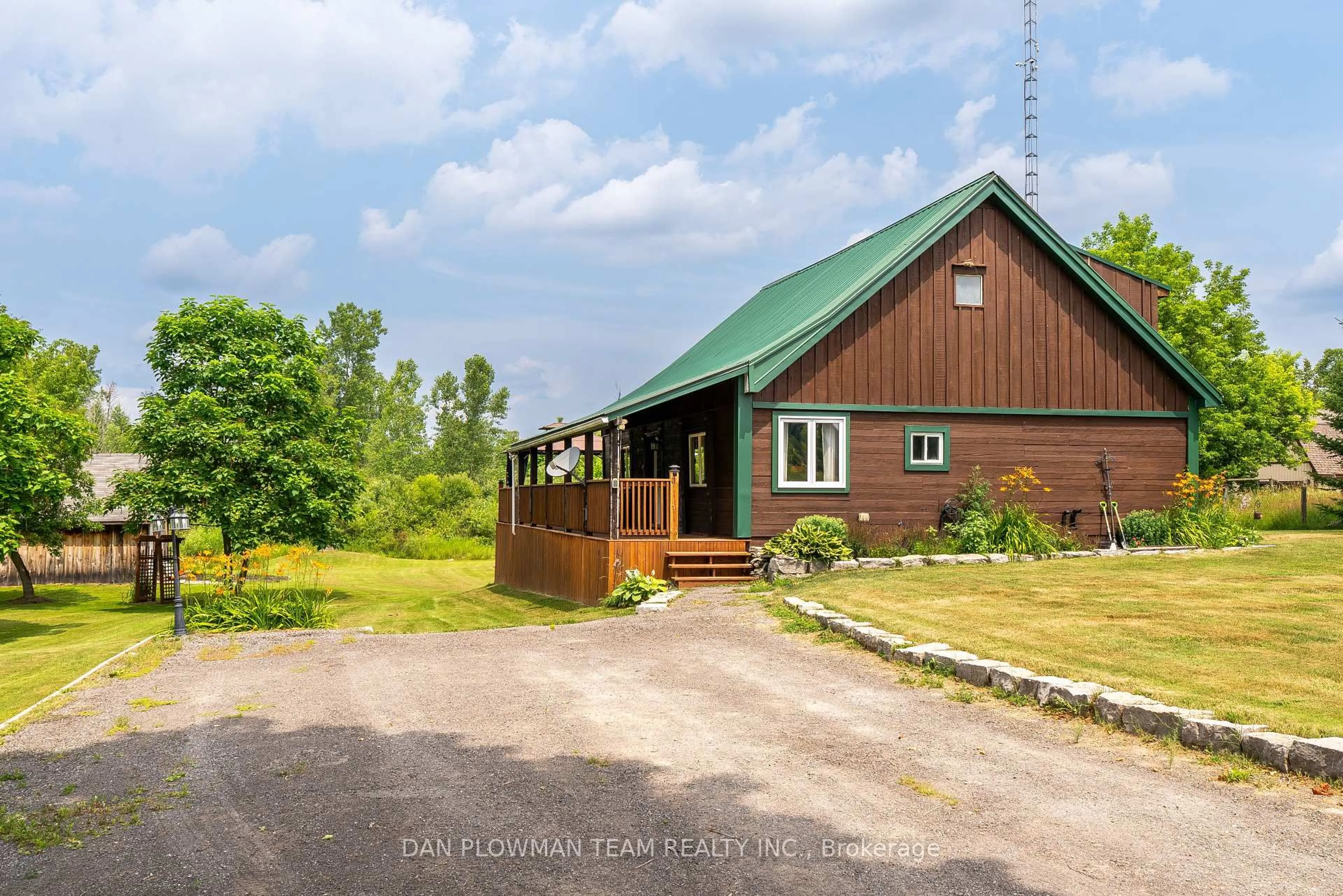 A pic from outside/outdoor area/front of a property/back of a property/a pic from drone, unknown for 552 Mitchell Rd, Cramahe Ontario K0K 3K0