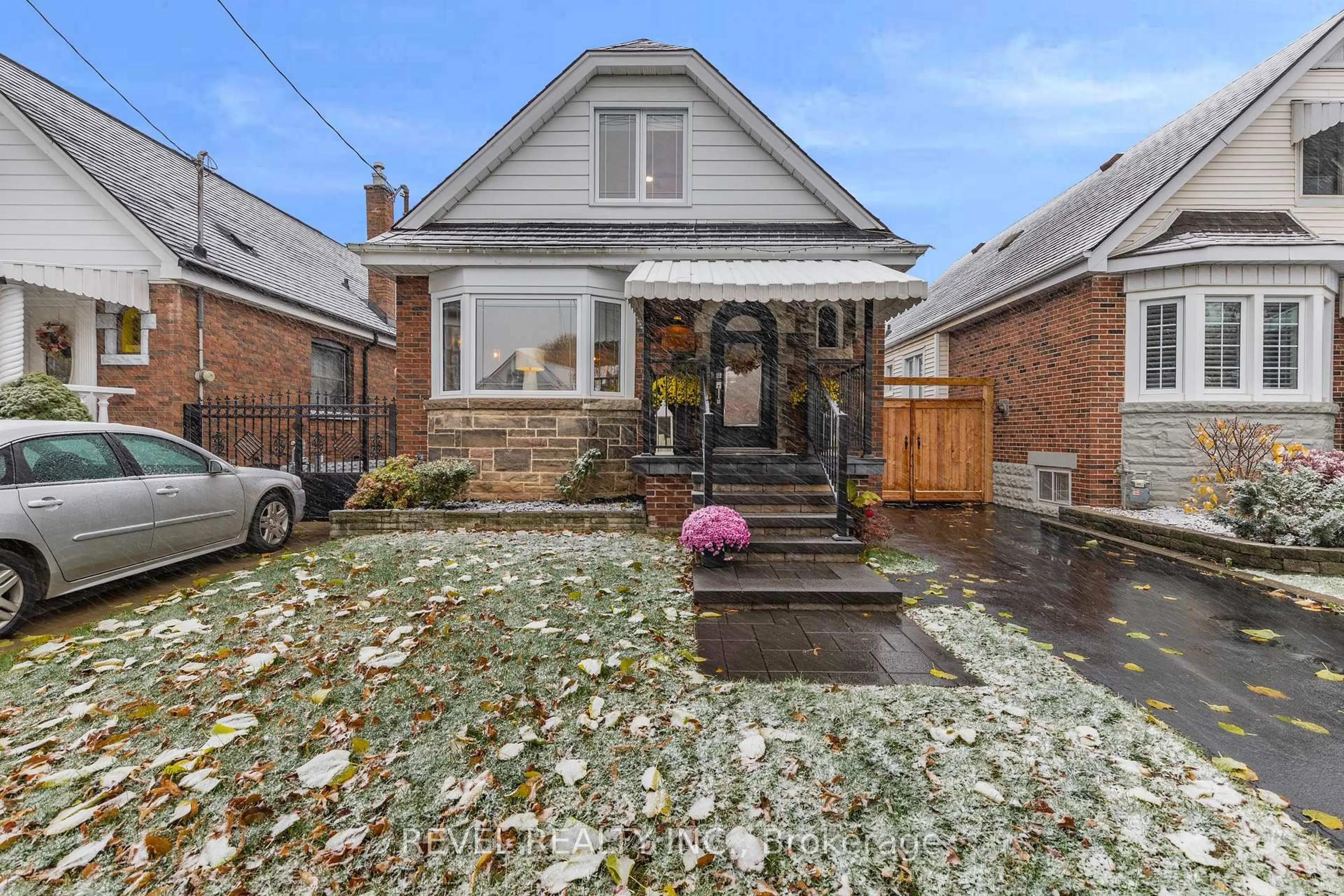 Home with brick exterior material, street for 175 Wexford Ave, Hamilton Ontario L8K 2P1