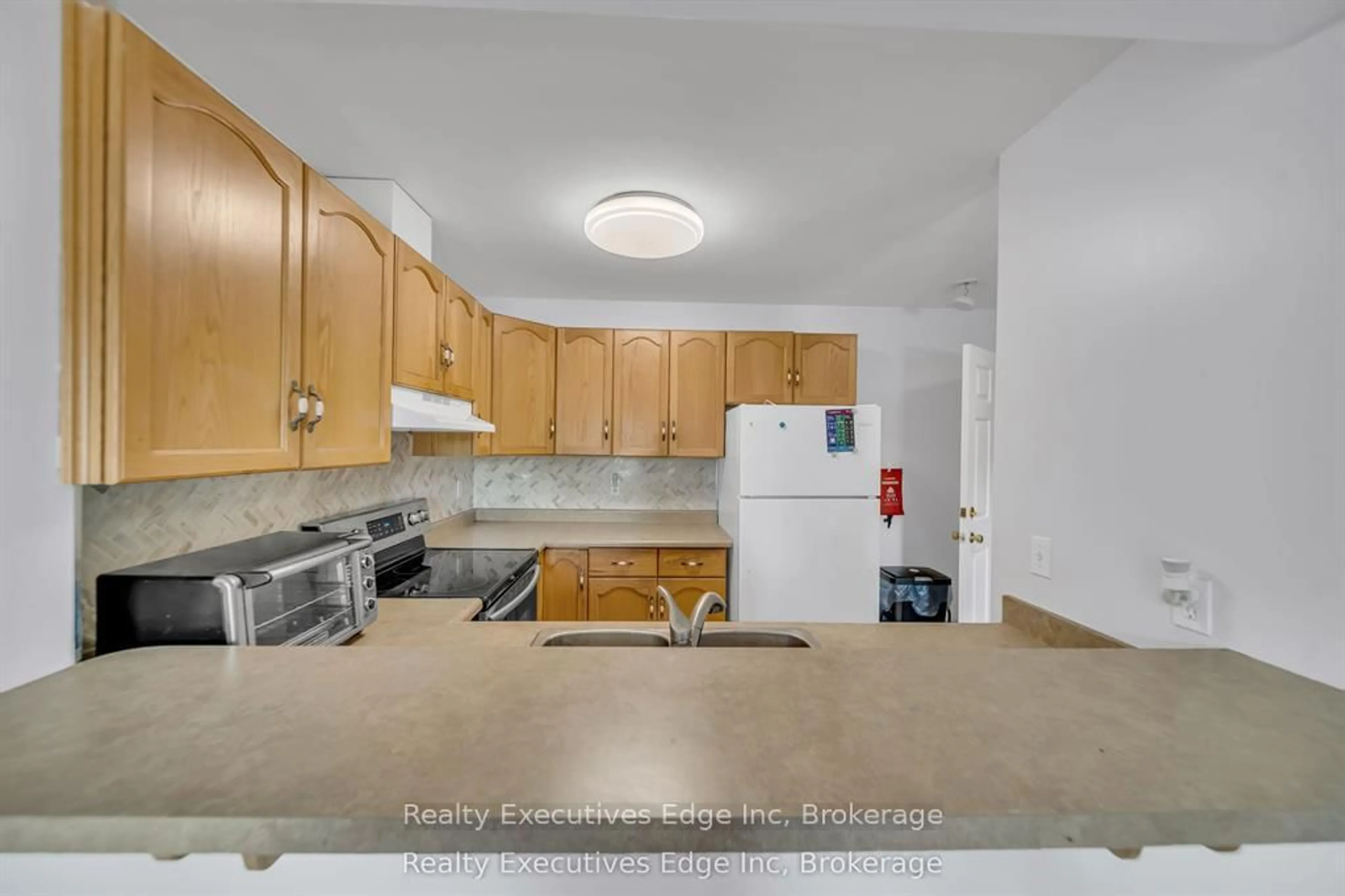 Standard kitchen, unknown for 142 York Rd #5, Guelph Ontario N1E 3E9