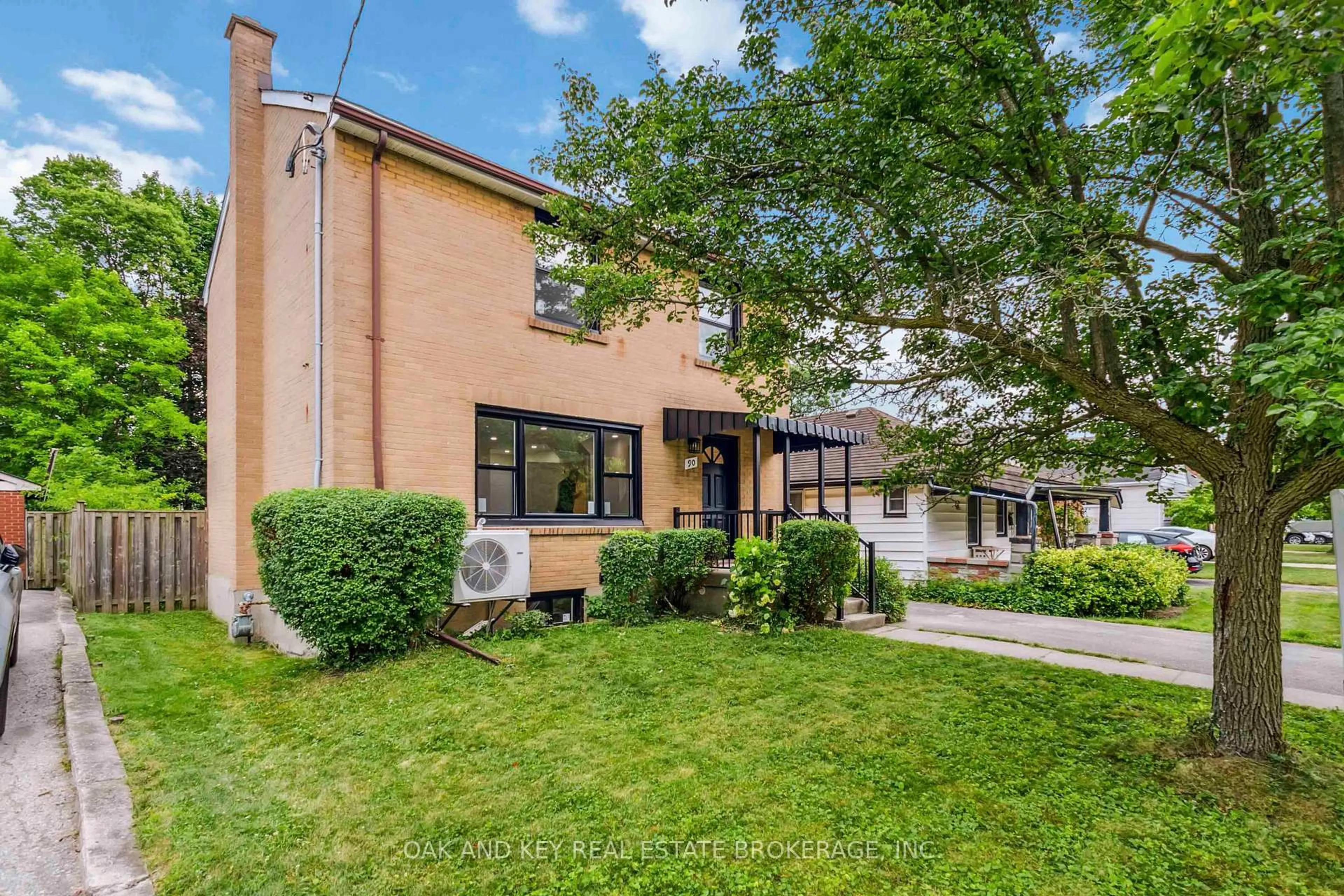 Unknown for 90 Jacqueline St, London South Ontario N5Z 3P7