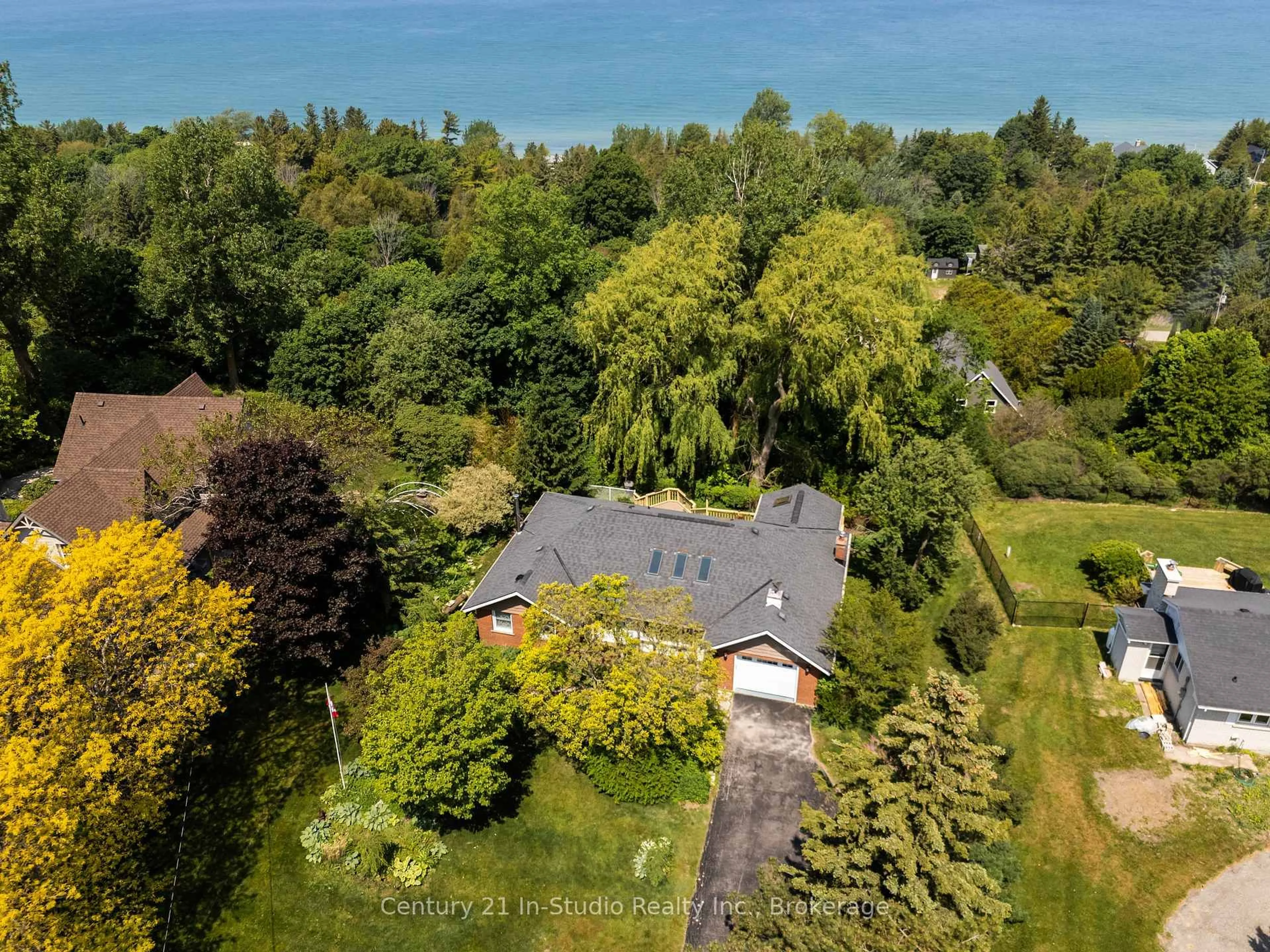 A pic from outside/outdoor area/front of a property/back of a property/a pic from drone, water/lake/river/ocean view for 790 Lake Range Dr, Huron-Kinloss Ontario N2Z 0C3