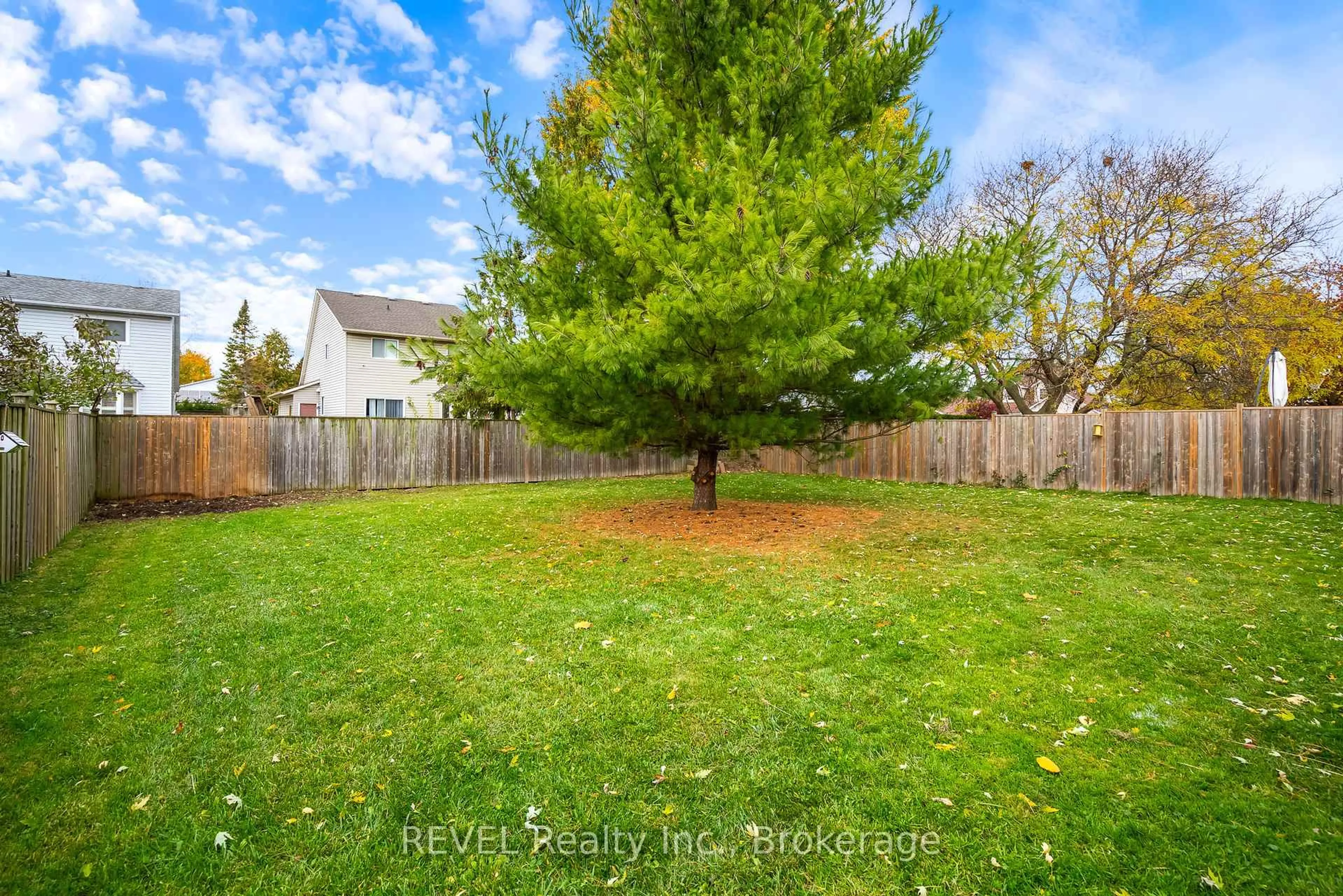 A pic from outside/outdoor area/front of a property/back of a property/a pic from drone, forest/trees view for 279 Vansickle Rd, St. Catharines Ontario L2S 2T2