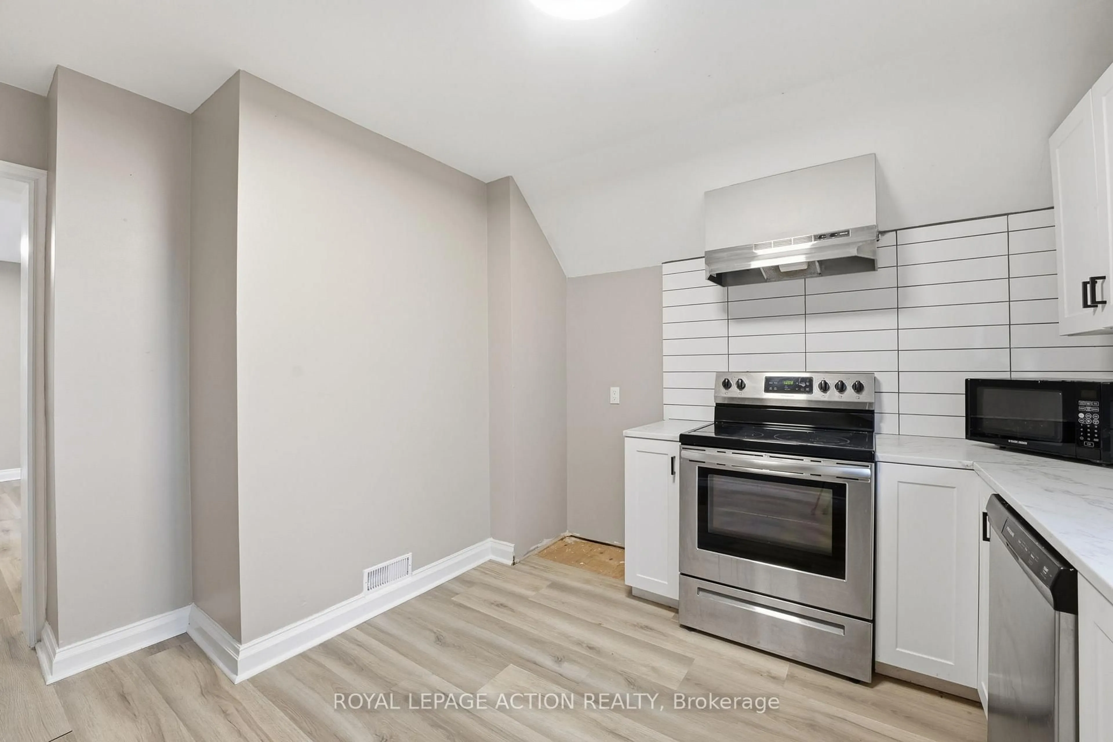 Unknown for 43 Richardson St, Brantford Ontario N3T 1H7