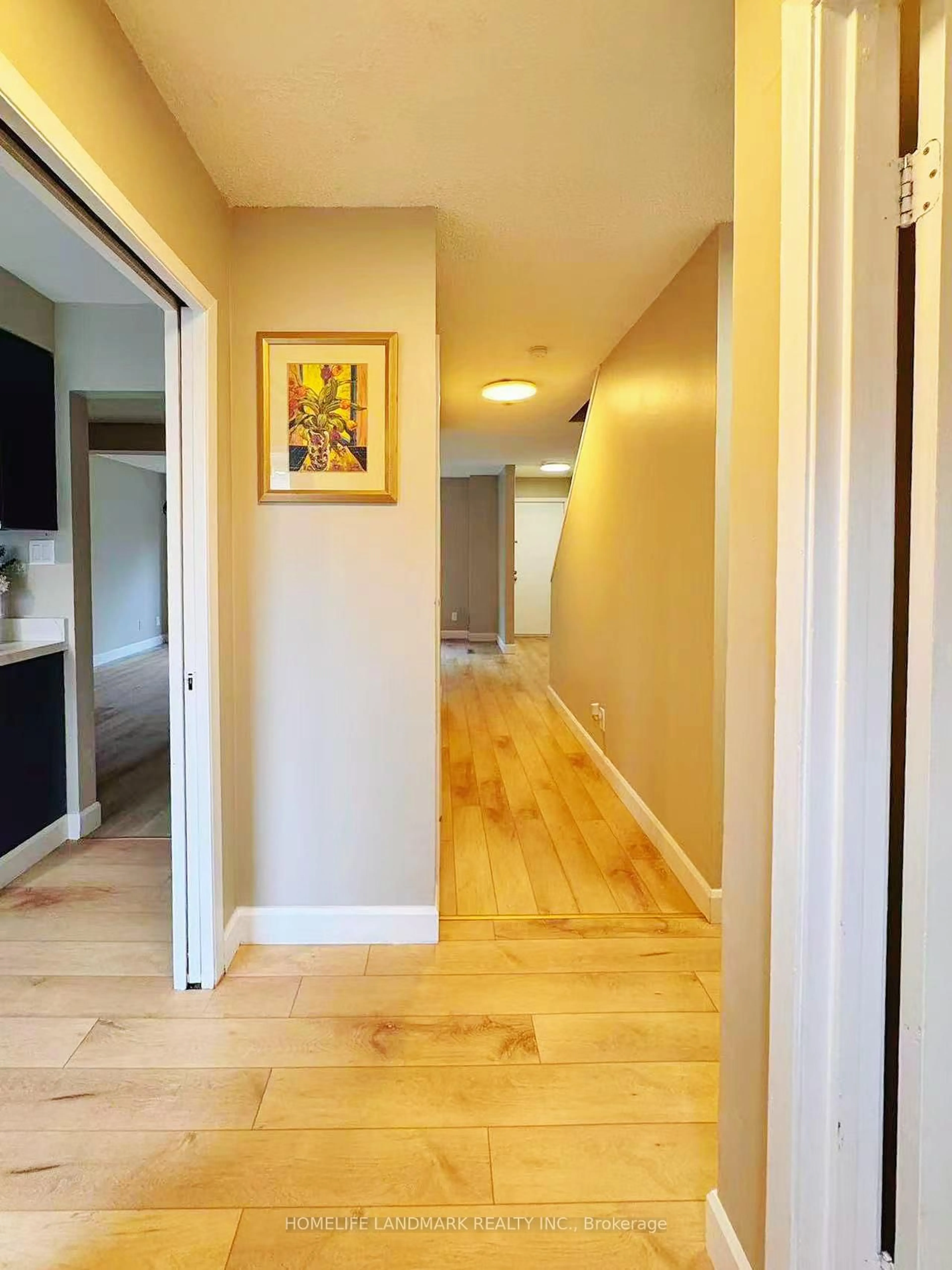Indoor entryway for 550 Second St #45, London East Ontario N5V 3S3