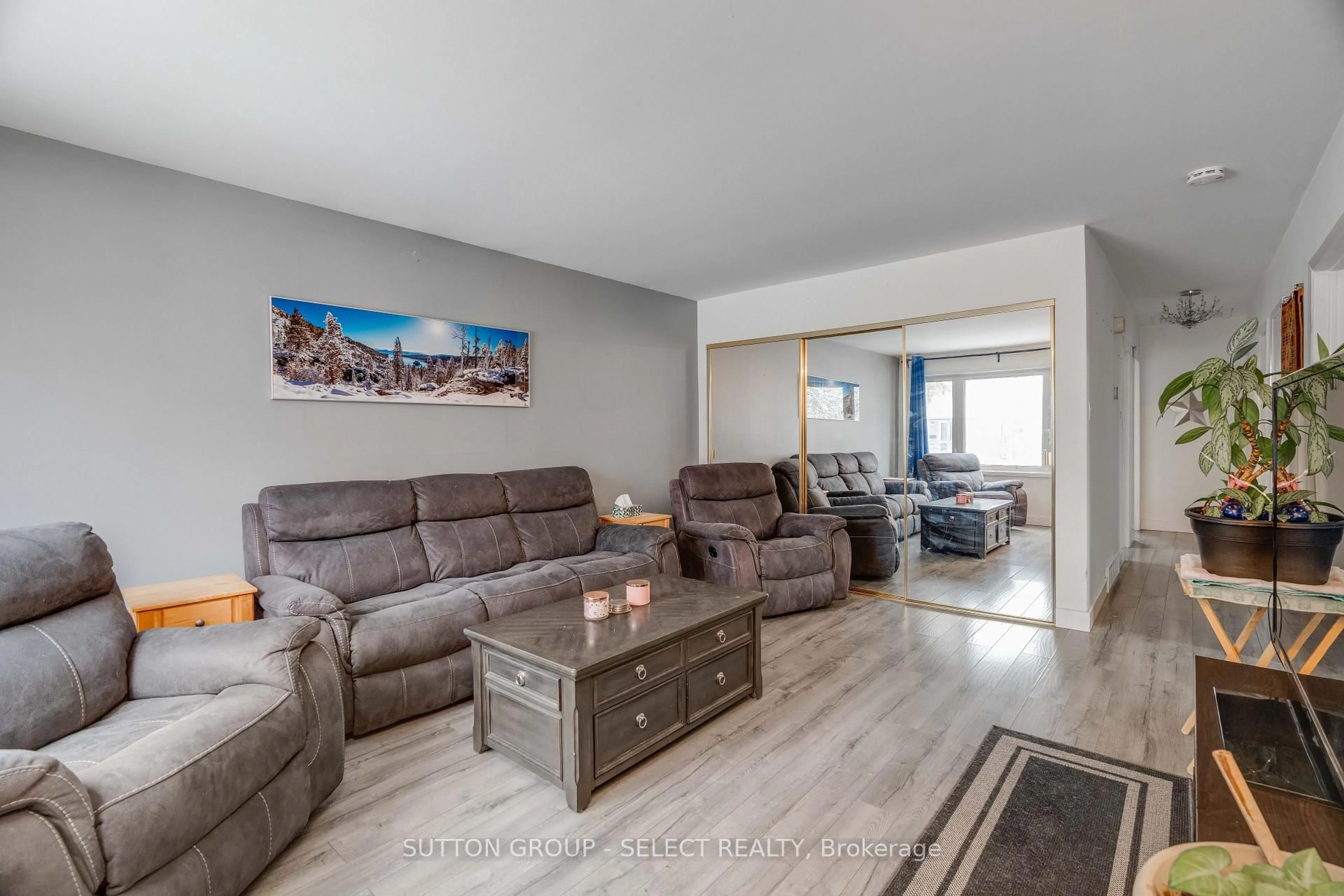 Living room with furniture, unknown for 58 Villeneuve Cres, London East Ontario N5V 1M8