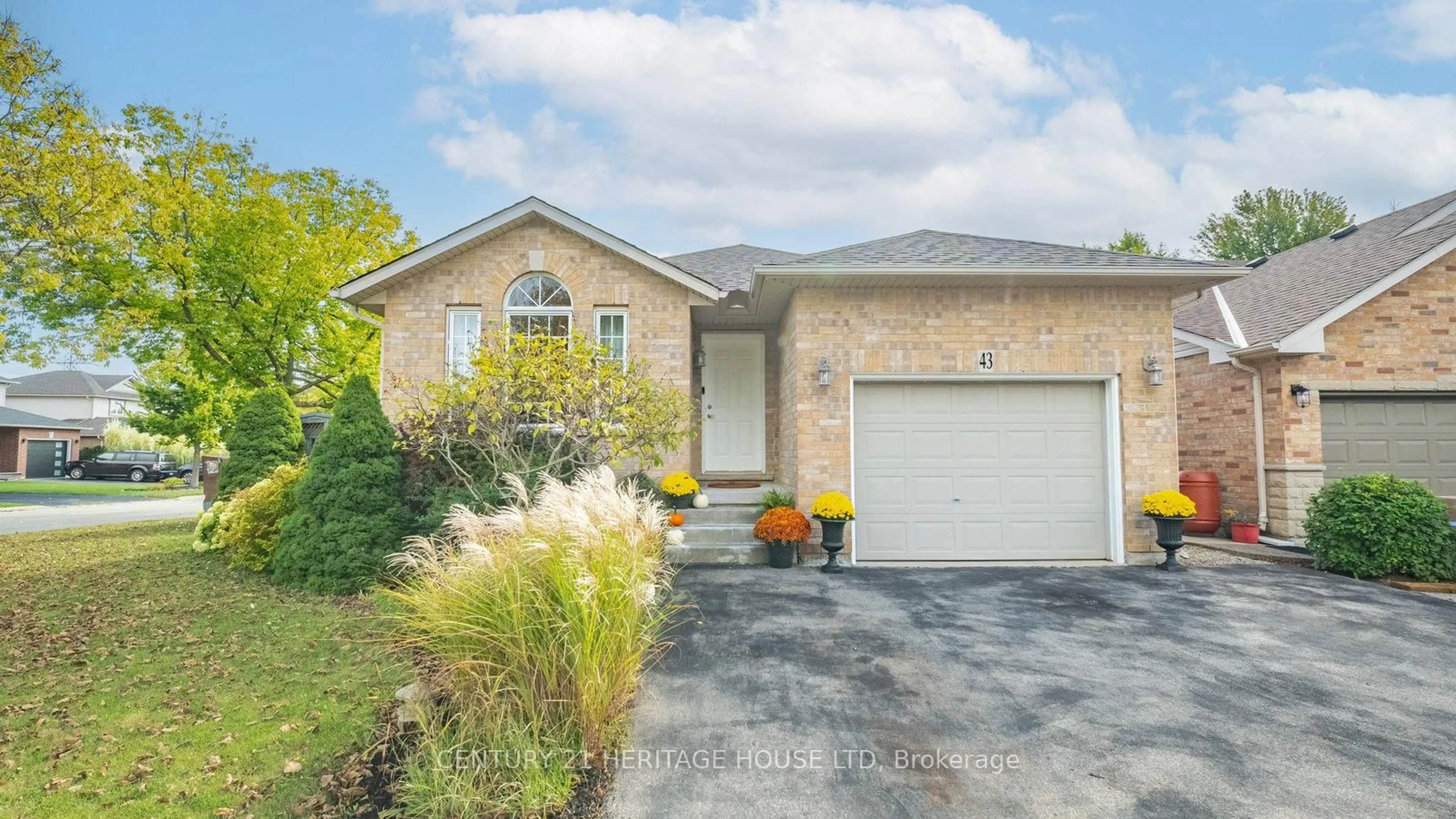 Home with brick exterior material, street for 43 Idlewilde Lane, Hamilton Ontario L0R 1W0