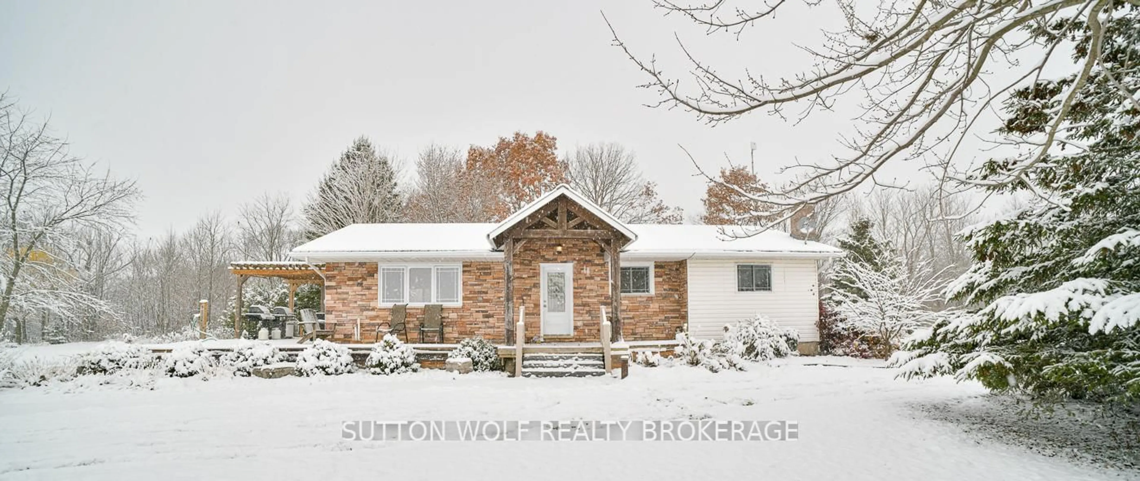 Home with brick exterior material, street for 1920 Melwood Rd, Adelaide Metcalfe Ontario N7G 3H5