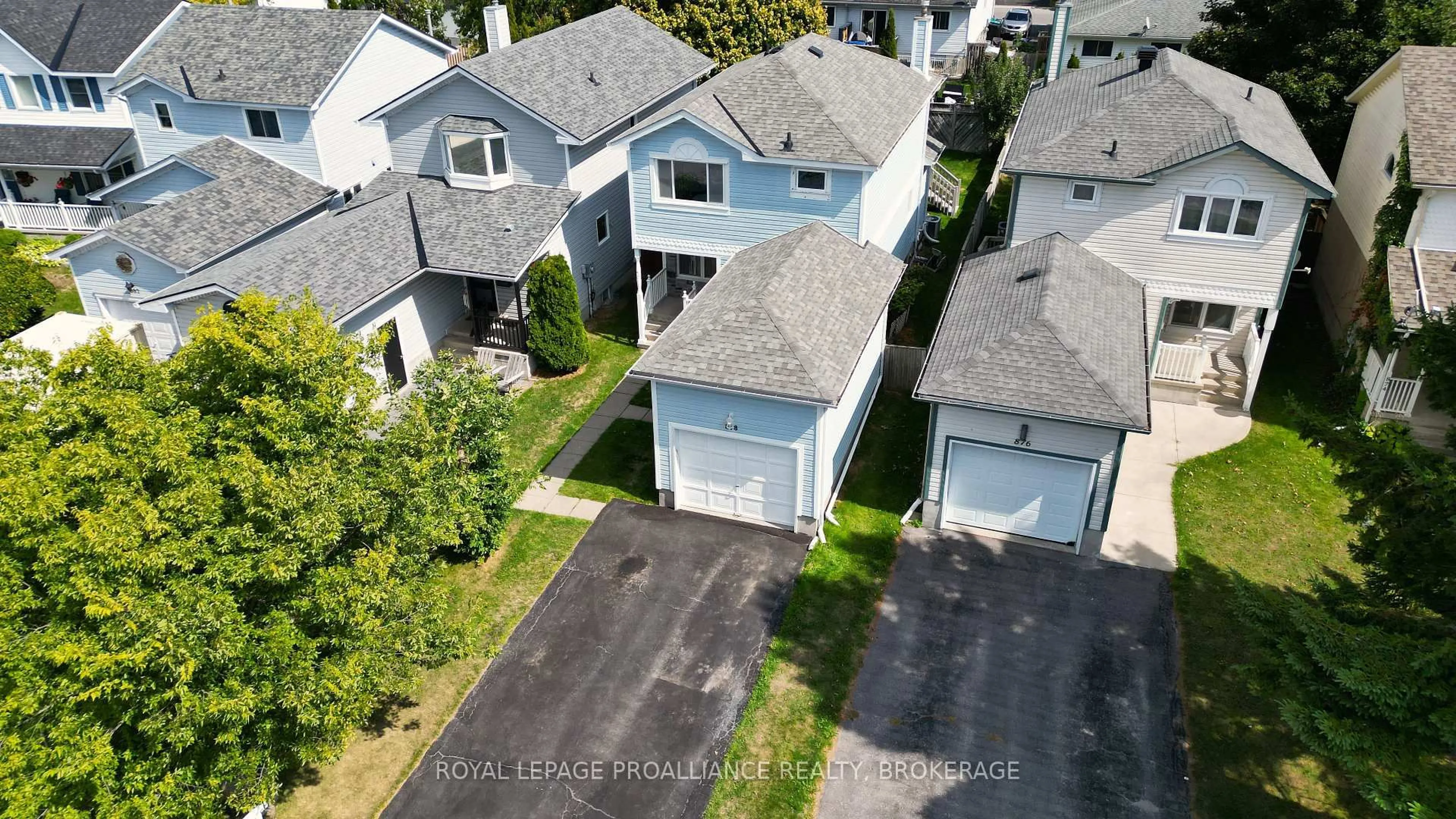 A pic from outside/outdoor area/front of a property/back of a property/a pic from drone, street for 878 Walker Crt, Kingston Ontario K7M 8L2