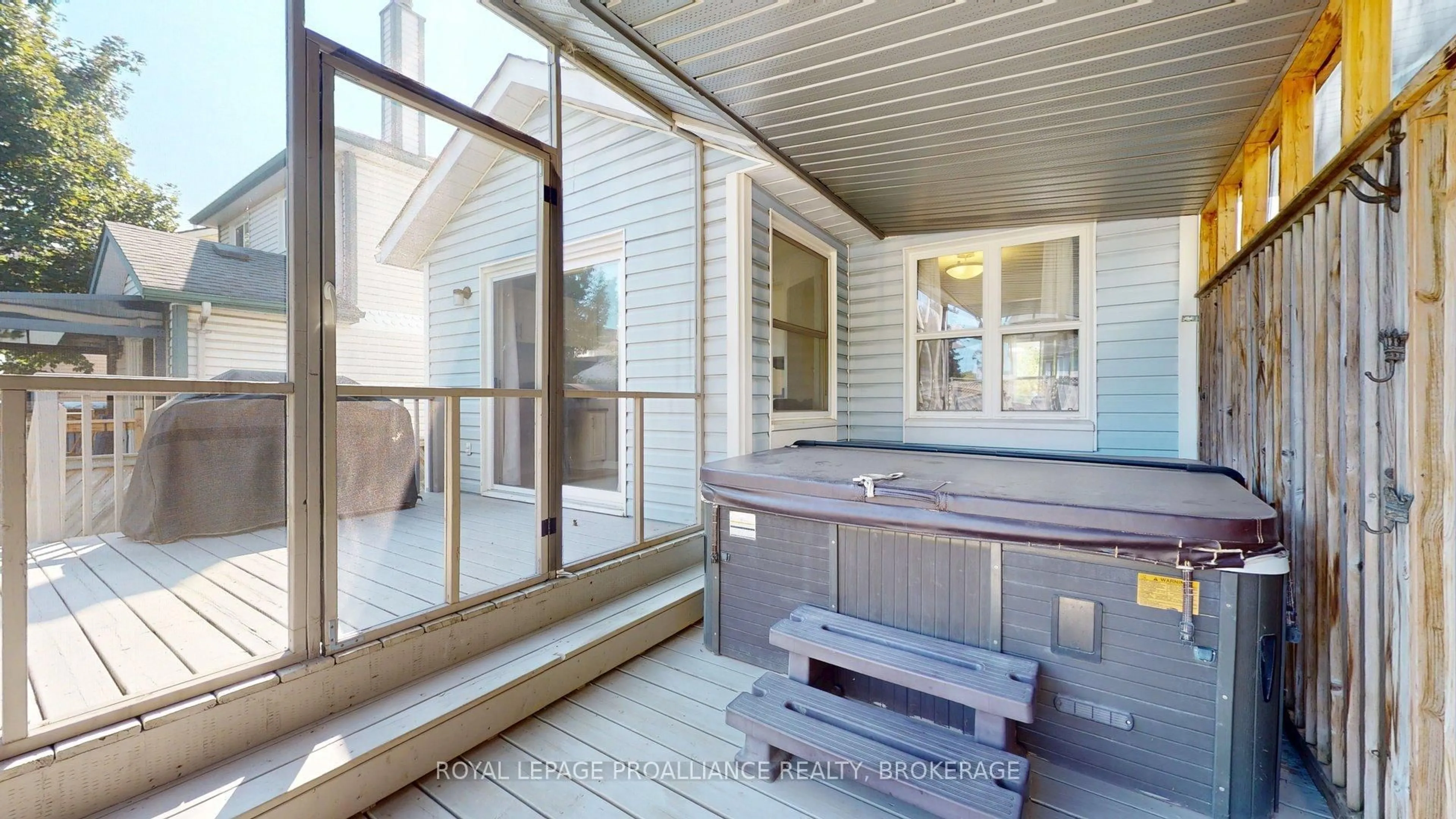 Unknown for 878 Walker Crt, Kingston Ontario K7M 8L2