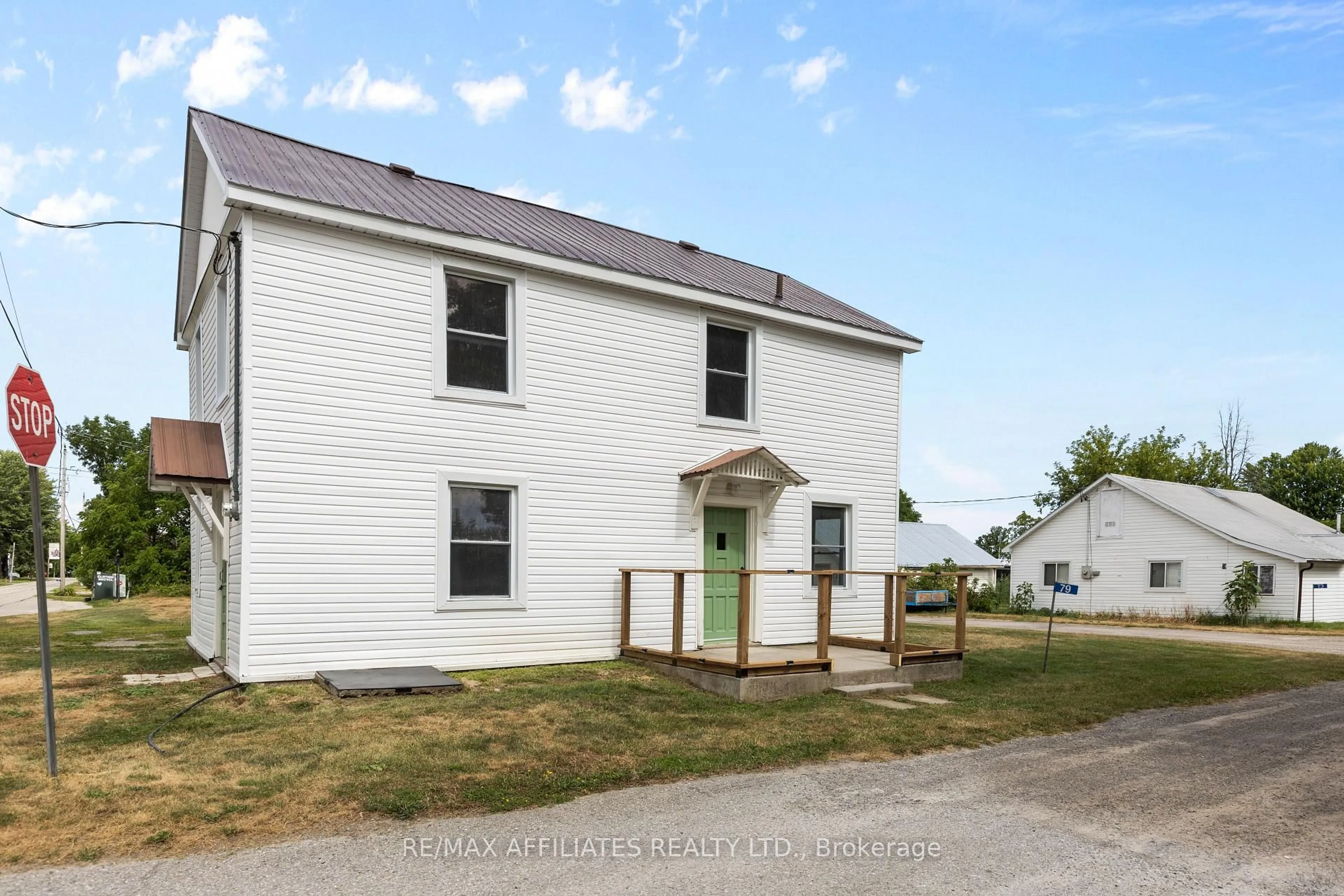 A pic from outside/outdoor area/front of a property/back of a property/a pic from drone, street for 79 Henry St, Merrickville-Wolford Ontario K0G 1G0