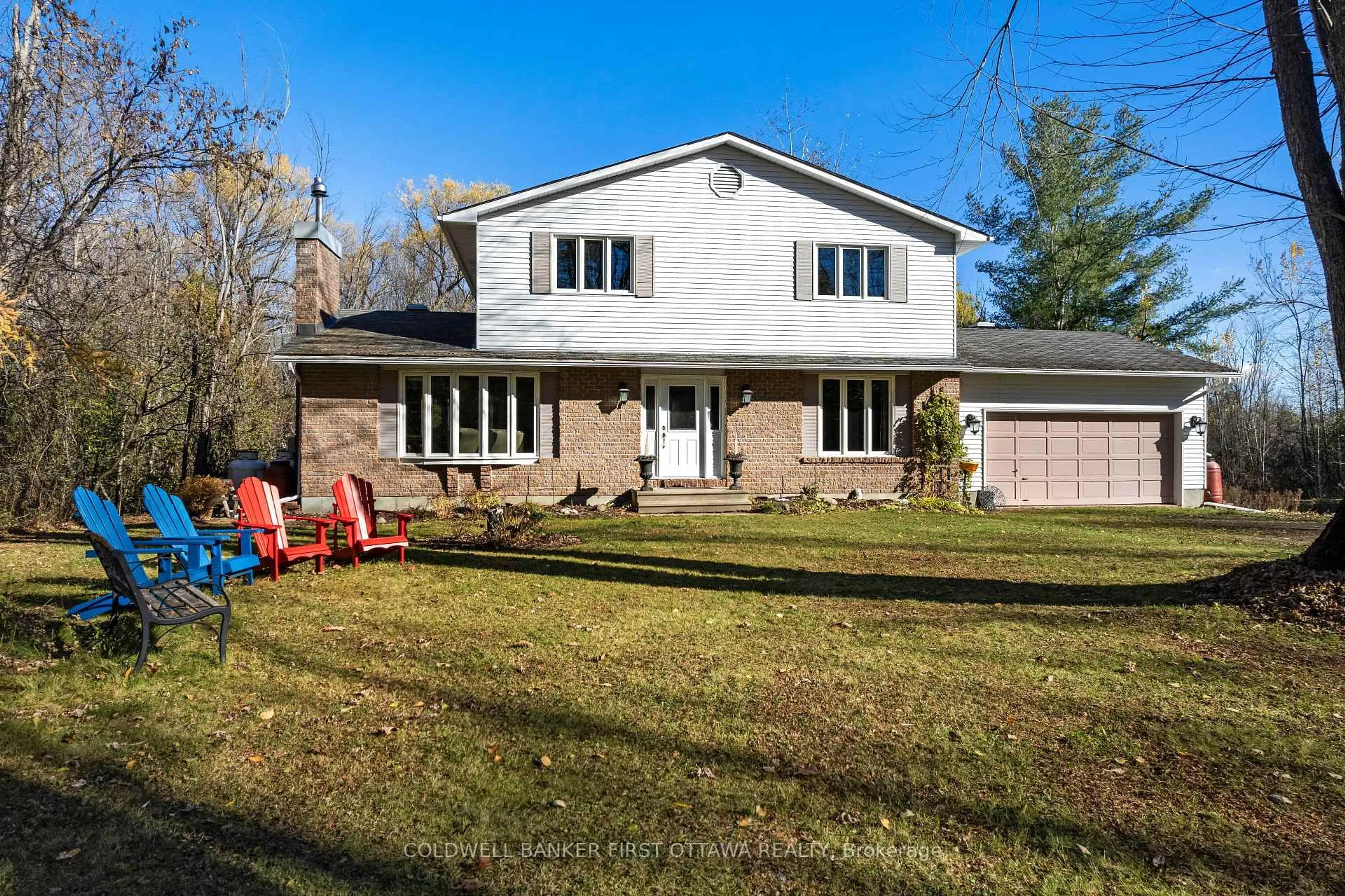 Home with brick exterior material, street for 3900 Stonecrest Rd, Ottawa Ontario K0A 3M0