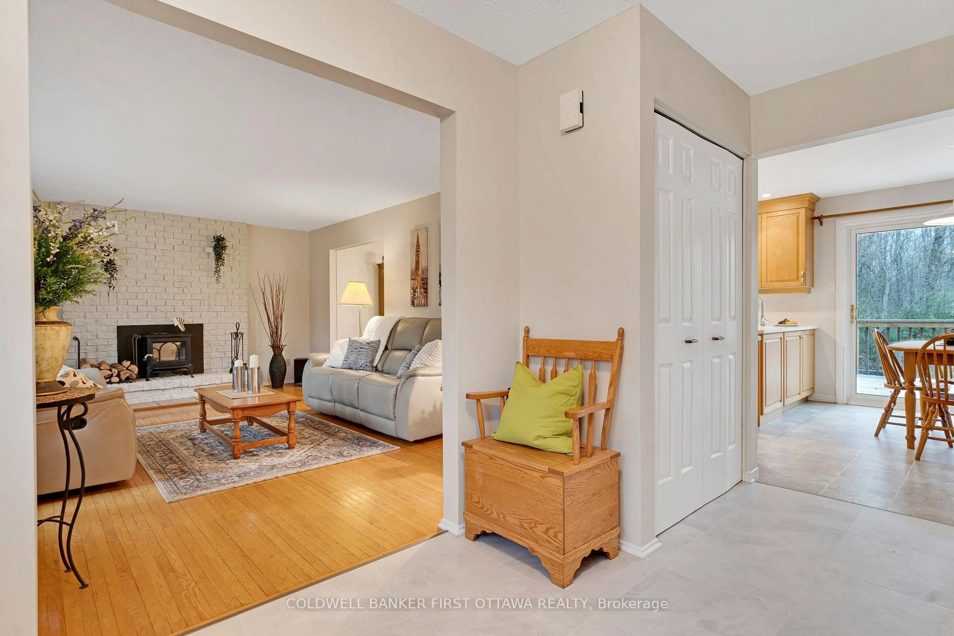 Living room with furniture, unknown for 3900 Stonecrest Rd, Ottawa Ontario K0A 3M0