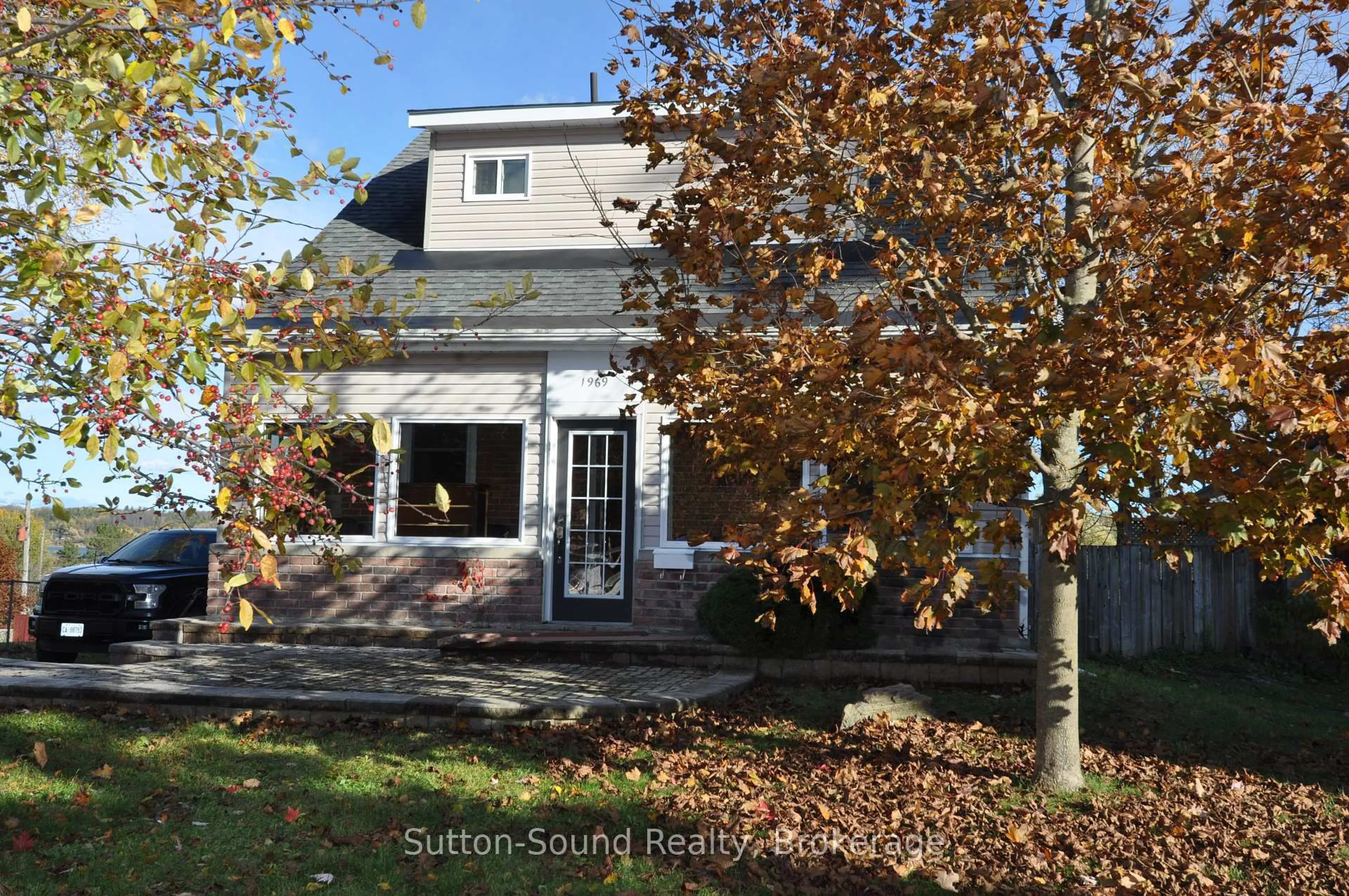 Unknown for 1969 4th Ave, Owen Sound Ontario N4K 4Y1