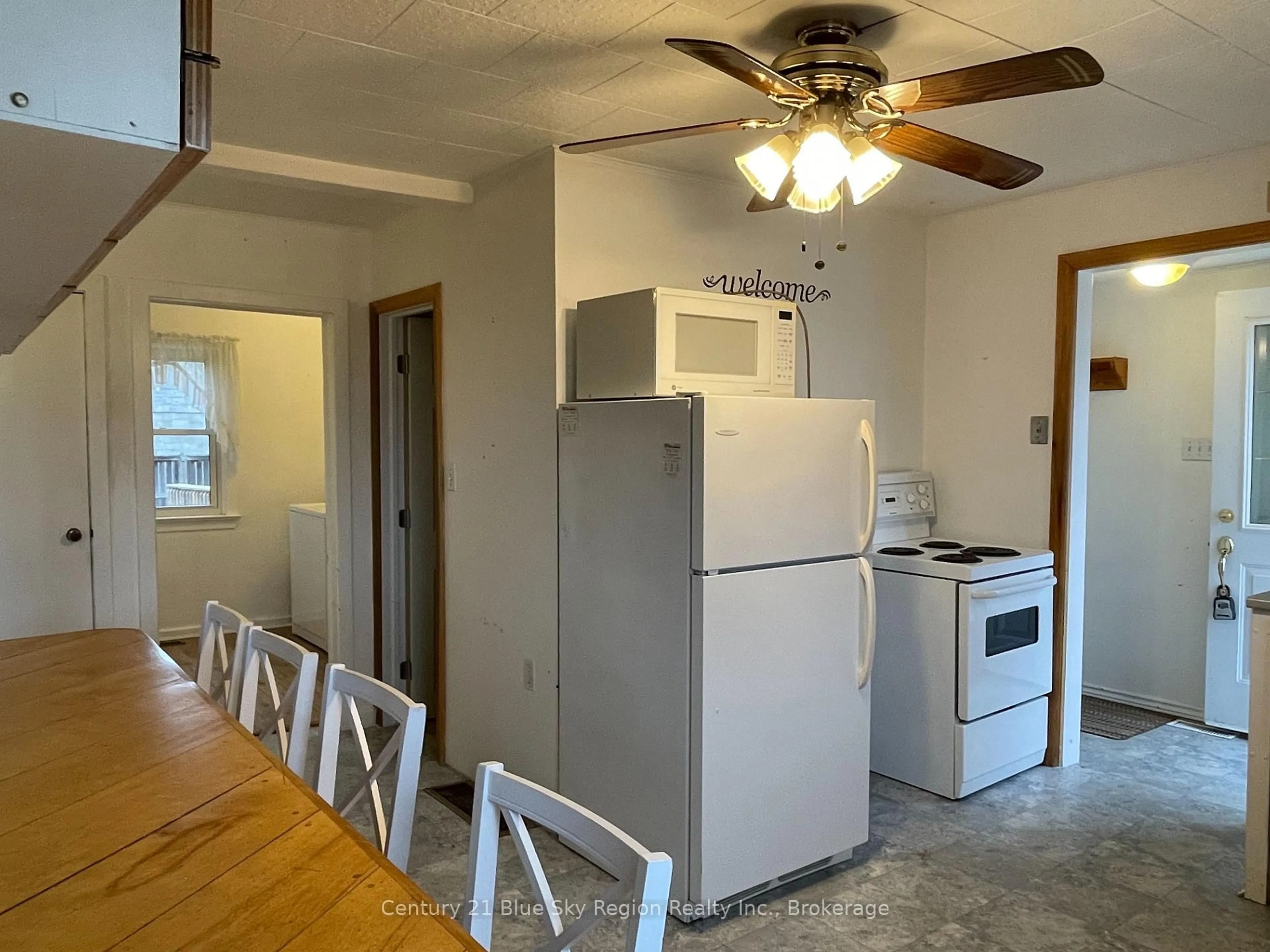 Unknown for 207 Lee Ave, North Bay Ontario P1A 2K4