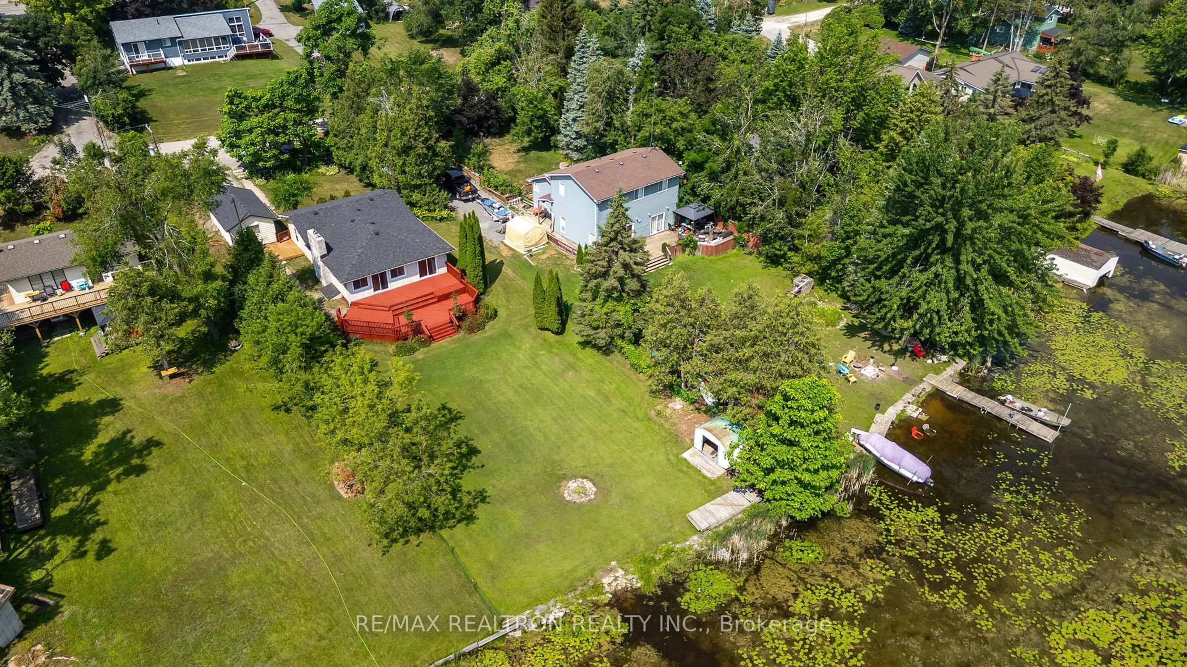 A pic from outside/outdoor area/front of a property/back of a property/a pic from drone, street for 28 Lawrence St, Kawartha Lakes Ontario K0L 2W0