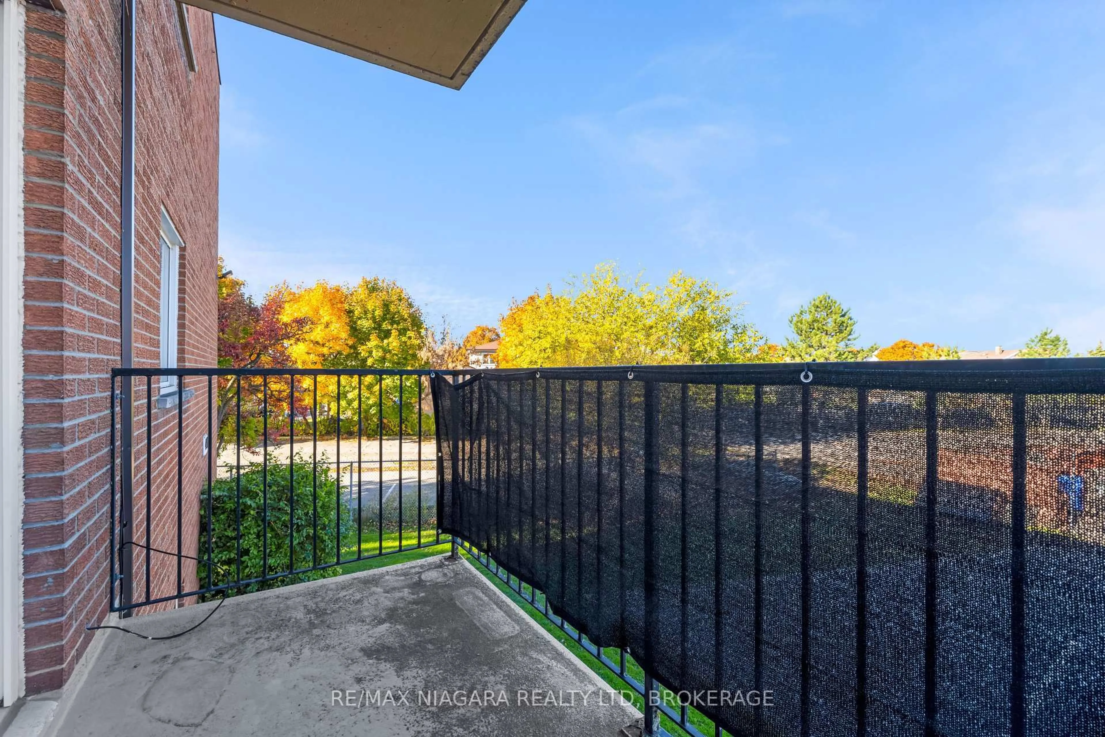 Balcony in the apartment, unknown for 456 Carlton St #29, St. Catharines Ontario L2M 4X1