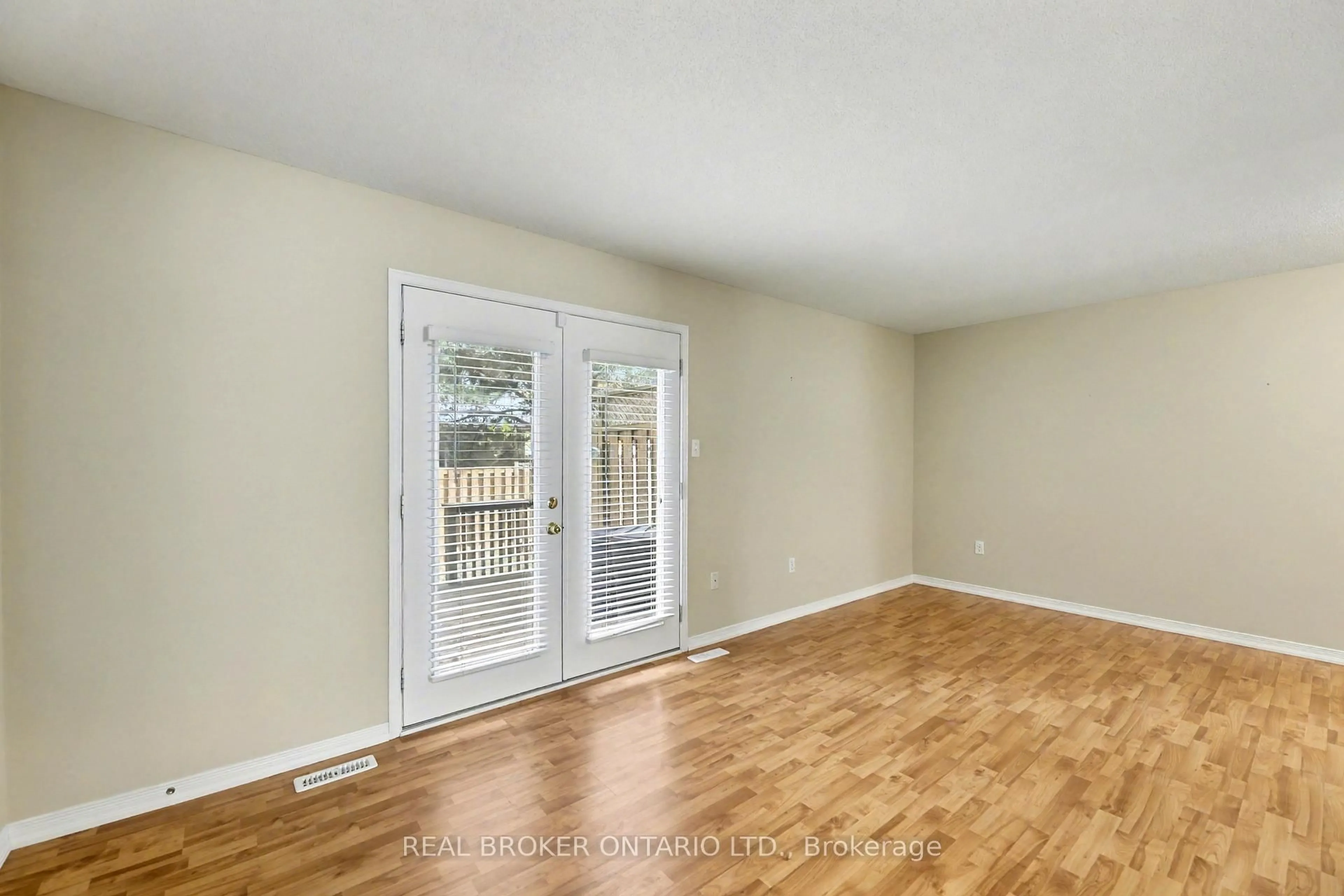 A pic of a room for 1535 Trossacks Ave #4, London North Ontario N5X 4R1