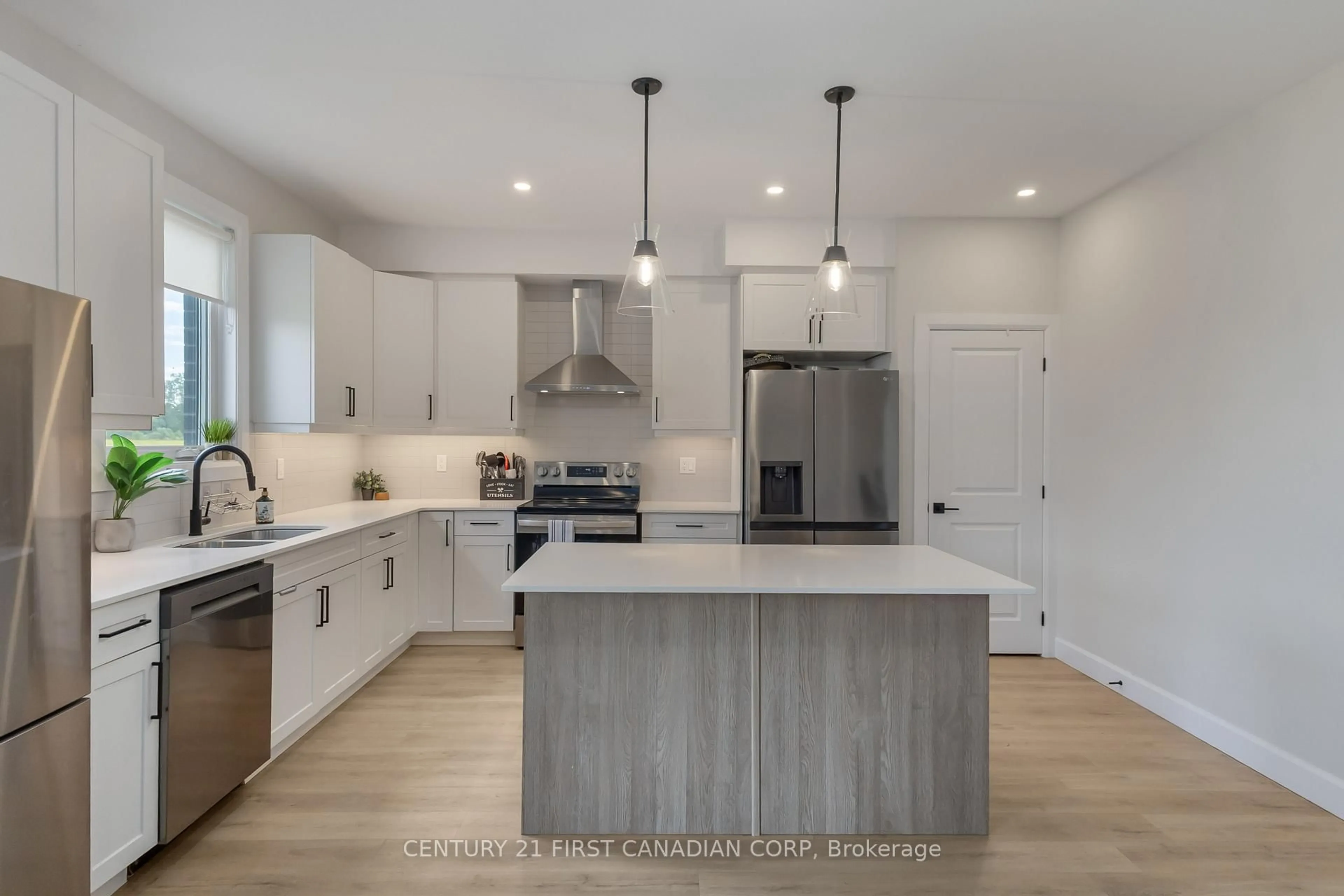 Open concept kitchen, unknown for 6707 Royal Magnolia Ave, London South Ontario N6P 1H5
