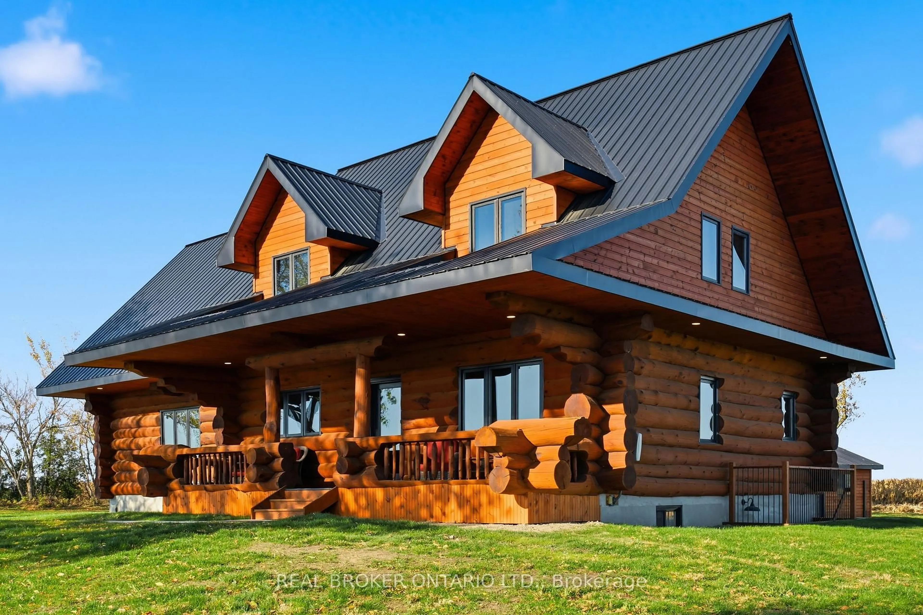 Home with brick exterior material, building for 11709 County  38 Rd, North Dundas Ontario K0C 2K0