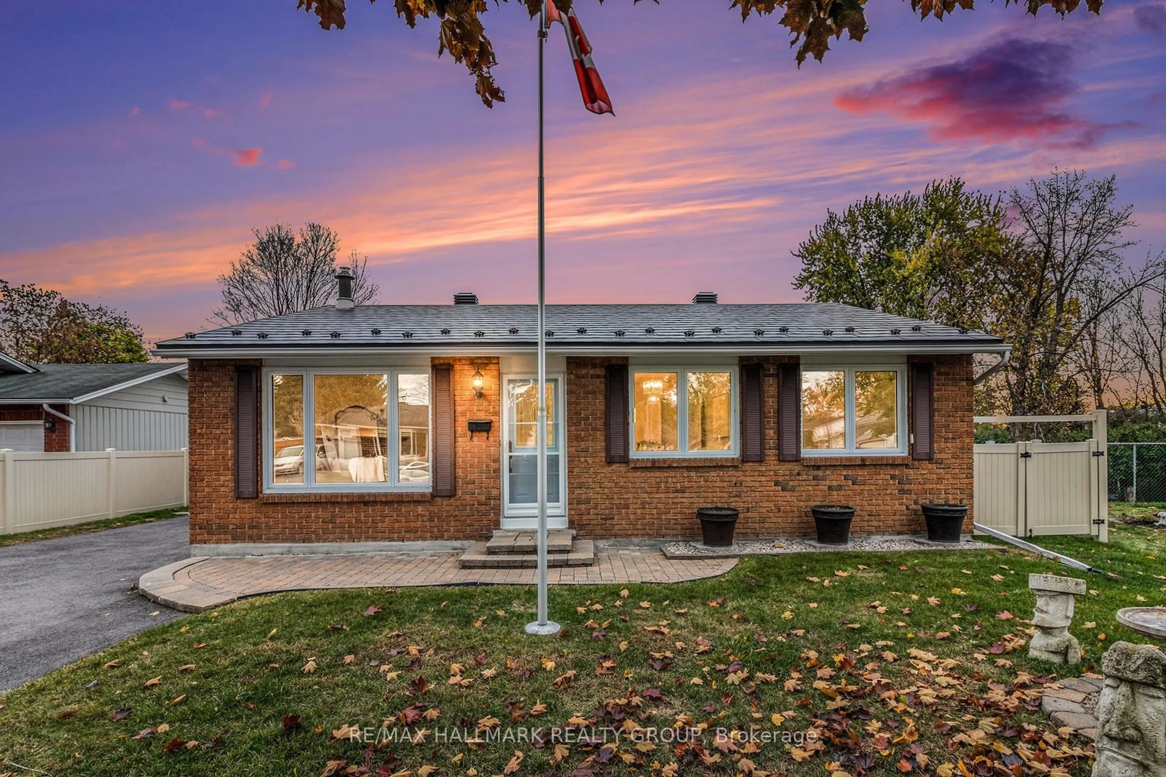 Home with brick exterior material, street for 1366 METZ Cres, Ottawa Ontario K1K 3Z5