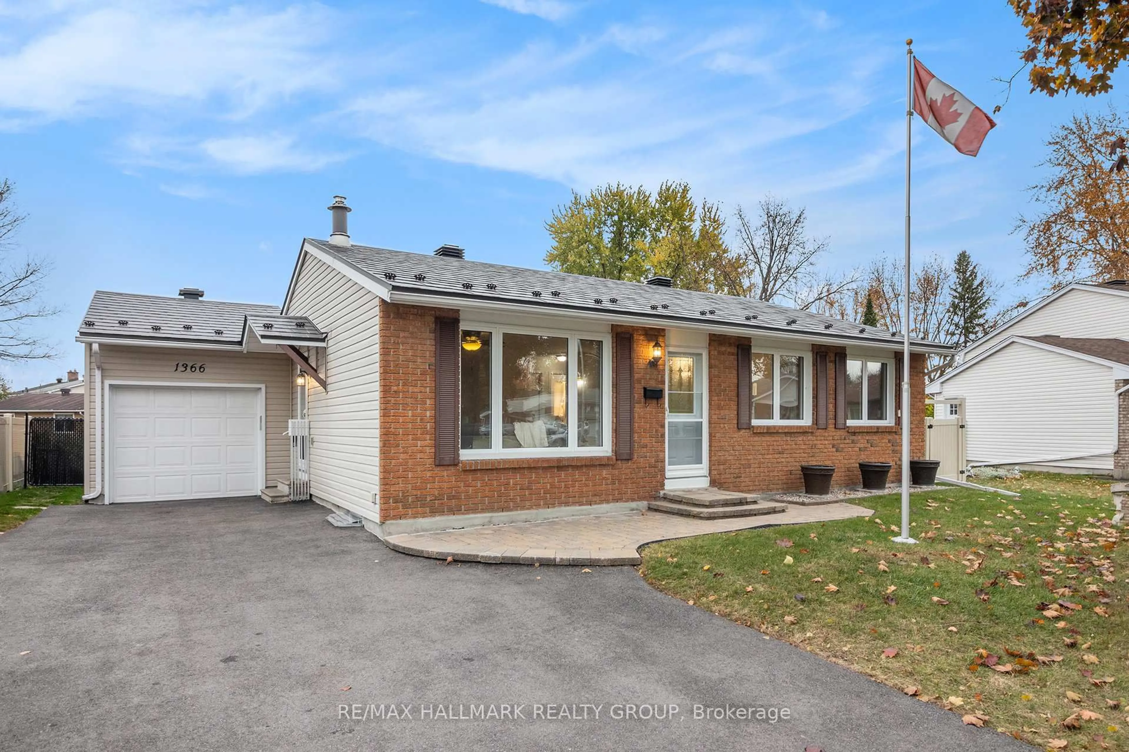 Home with brick exterior material, street for 1366 METZ Cres, Ottawa Ontario K1K 3Z5