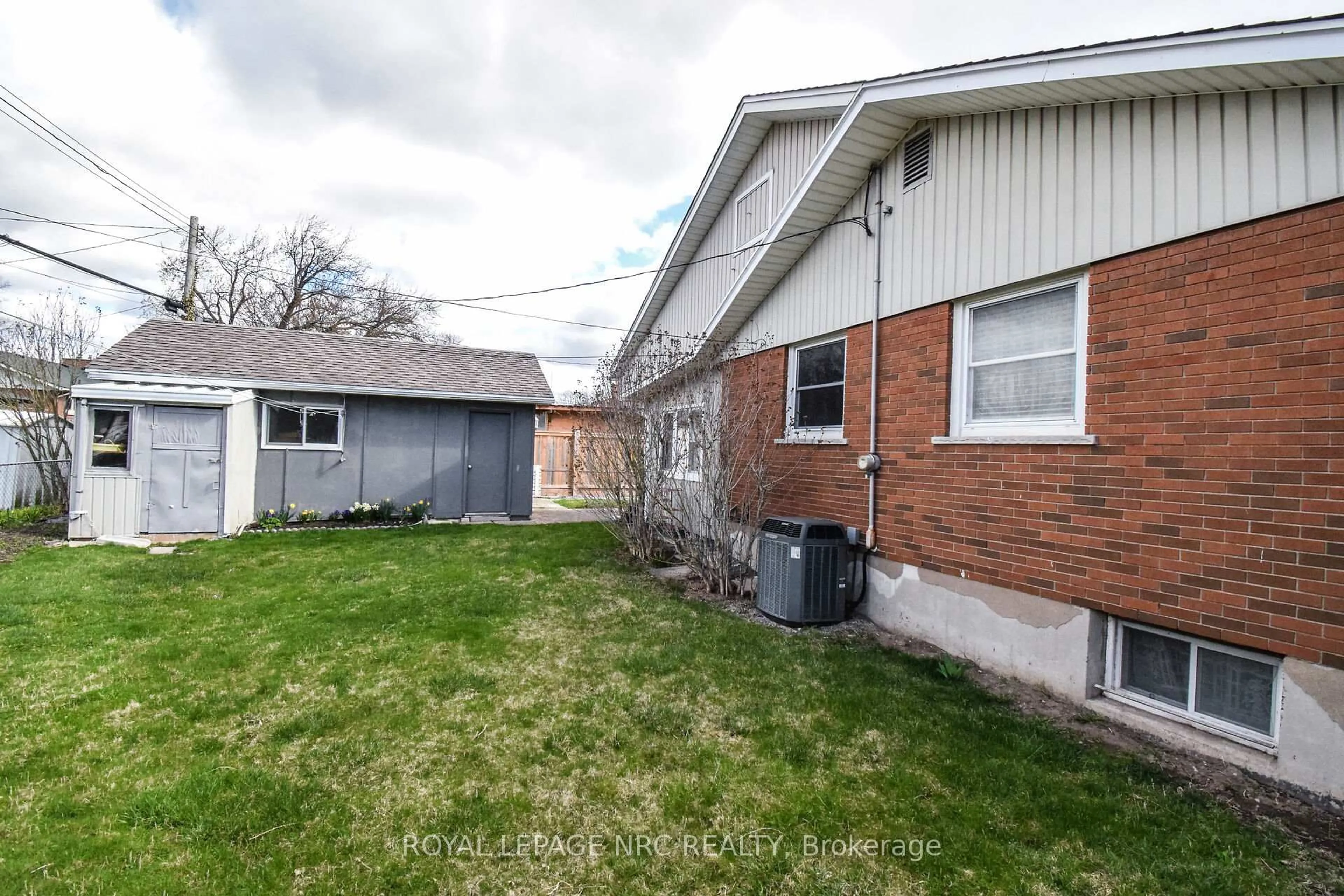 Unknown for 13 Westmount Cres, Welland Ontario L3C 2S5