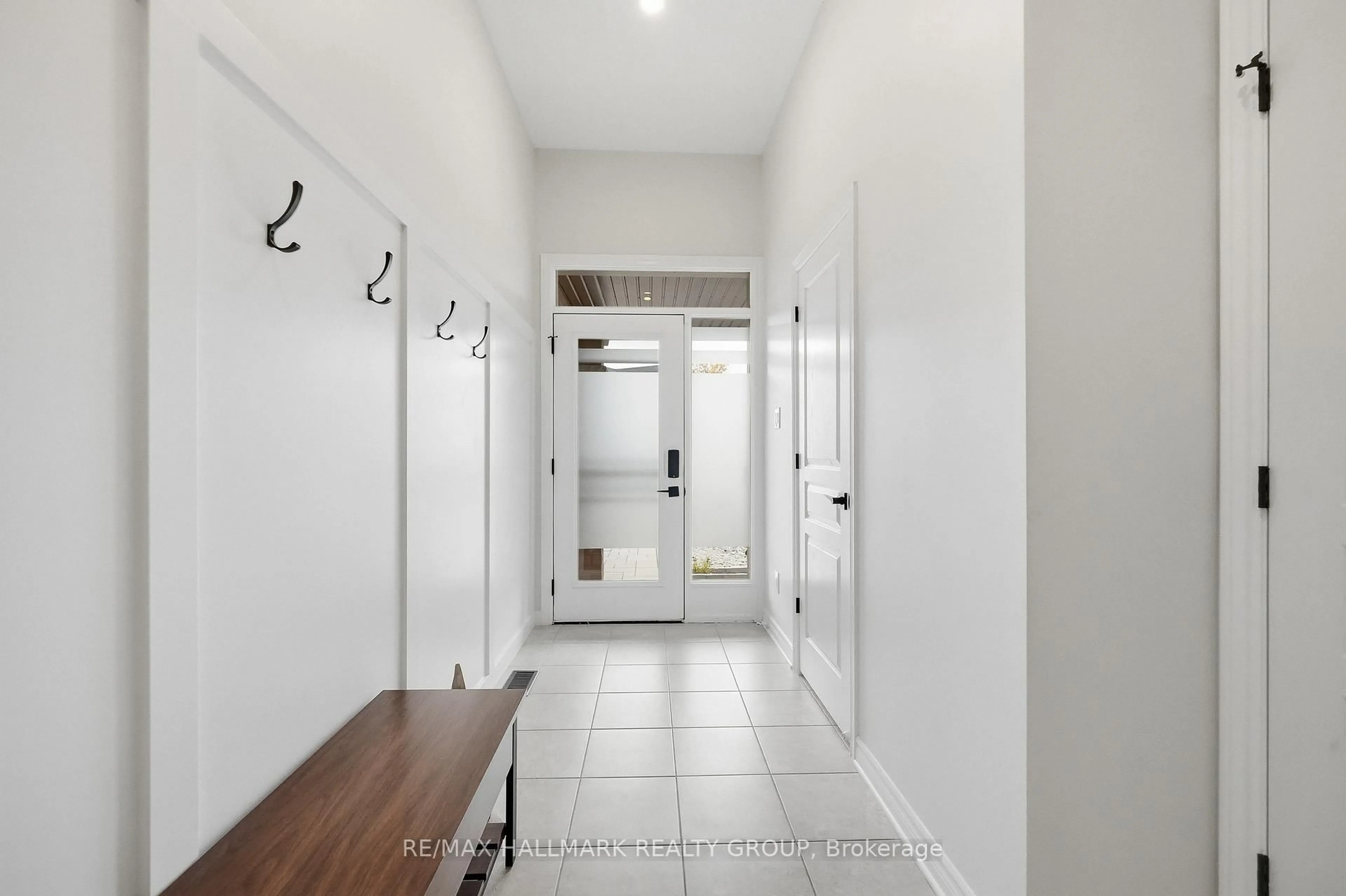 Indoor entryway for 314 Melodie St, Ottawa Ontario K1W 0H9